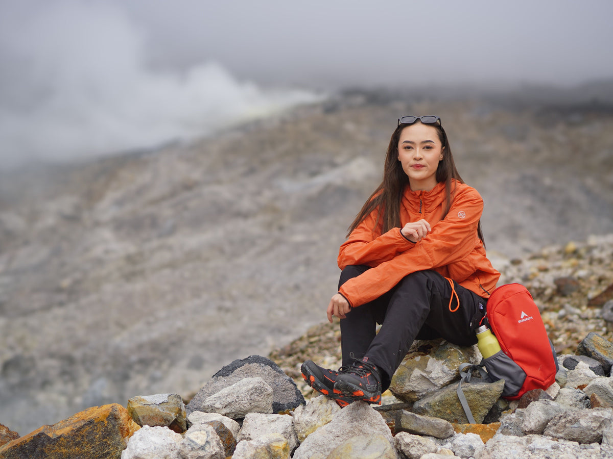 Funkcje kurtki trekkingowej: na co zwrócić uwagę przy wyborze?