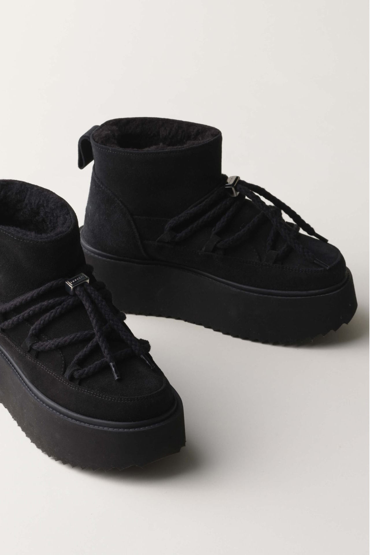 Czarne skórzane buty zimowe Classic Low Platform