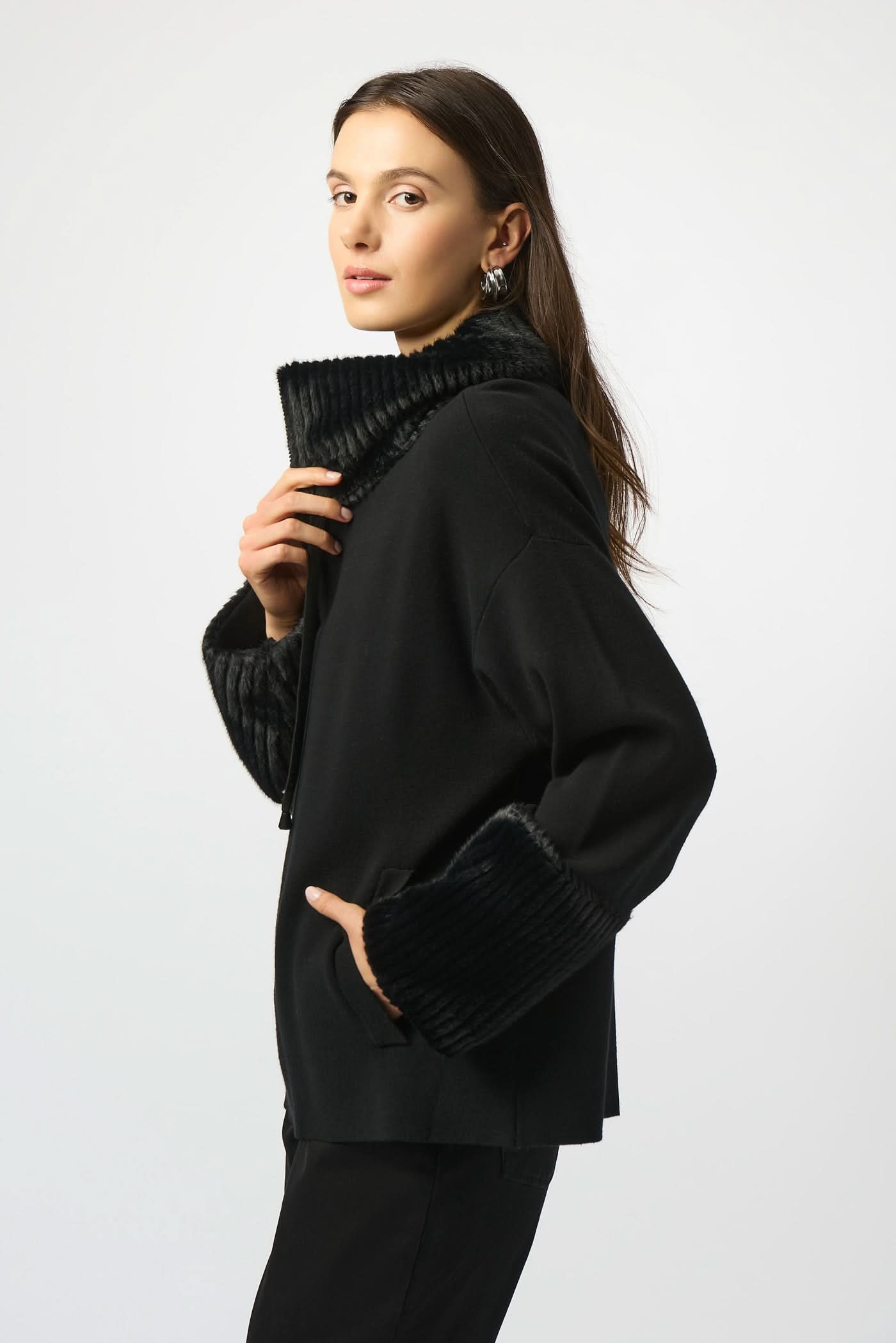 Czarny sweter rozpinany