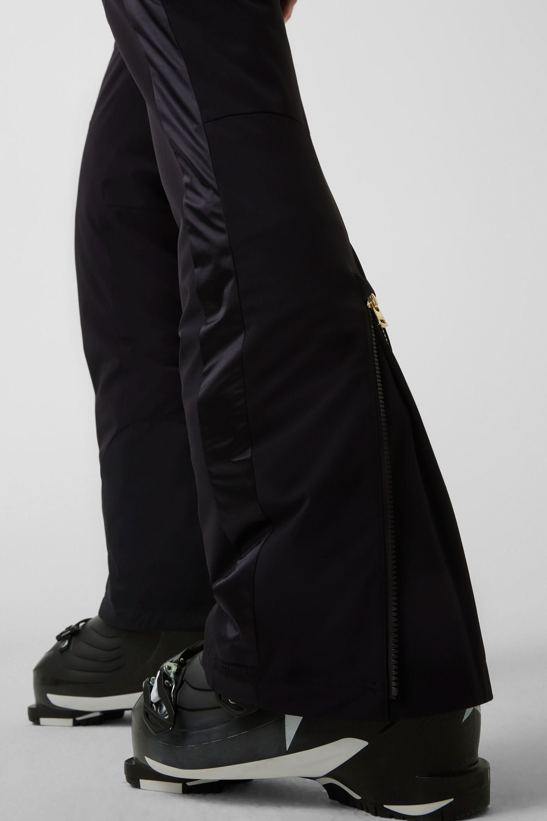 Black ILLMA-T ski pants with belt