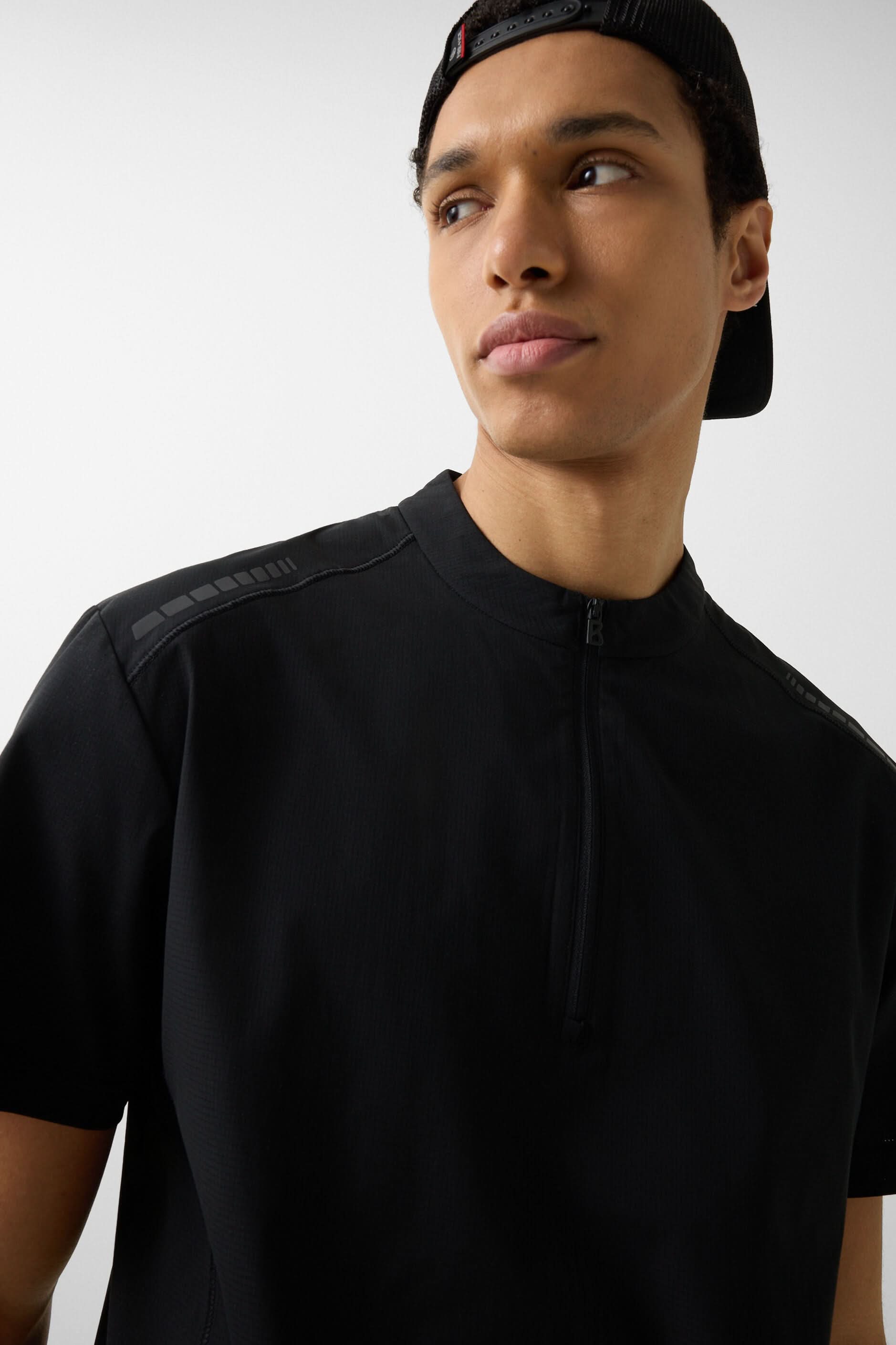 Czarny T-shirt AOULI