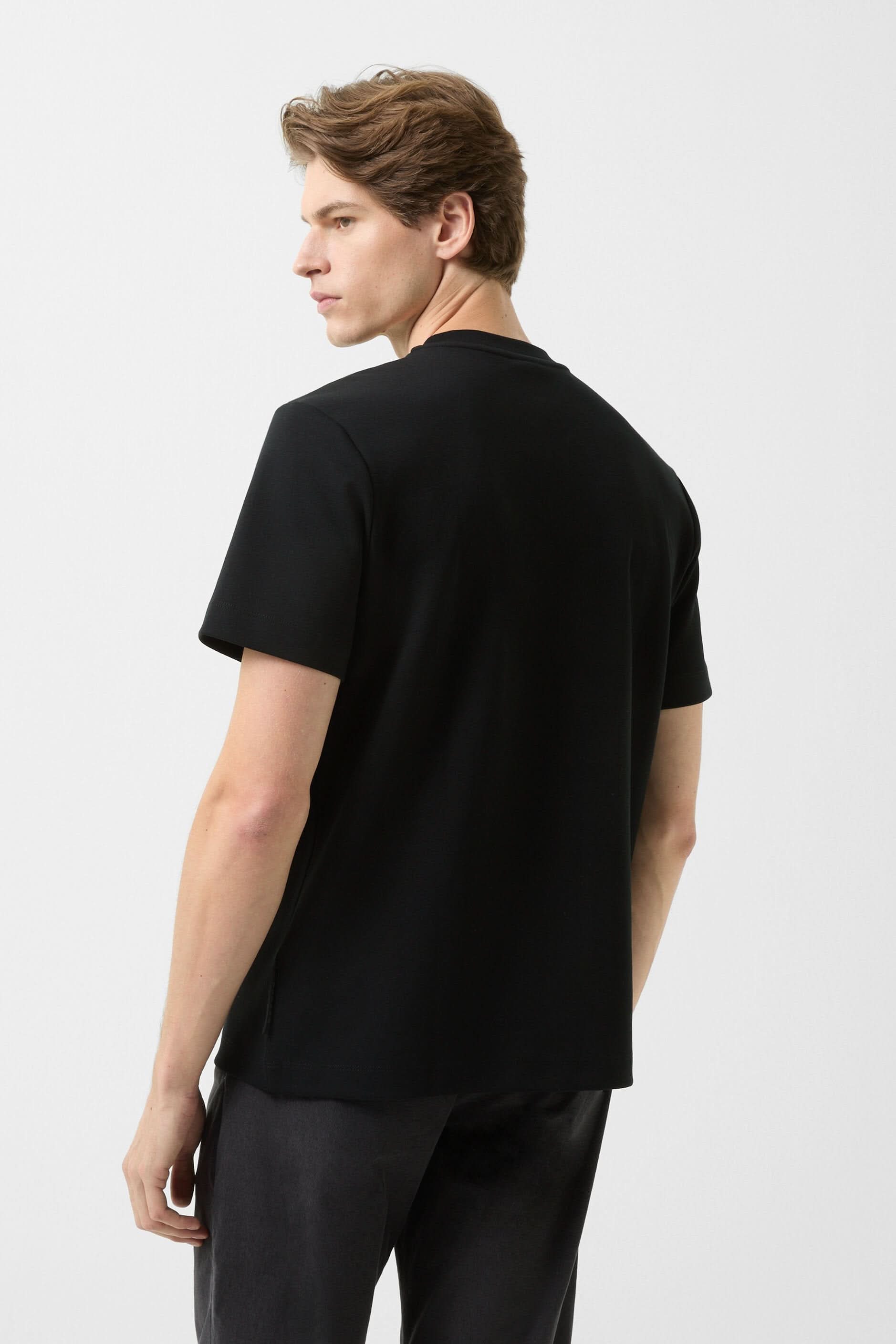 Czarny T-shirt DAMIEN