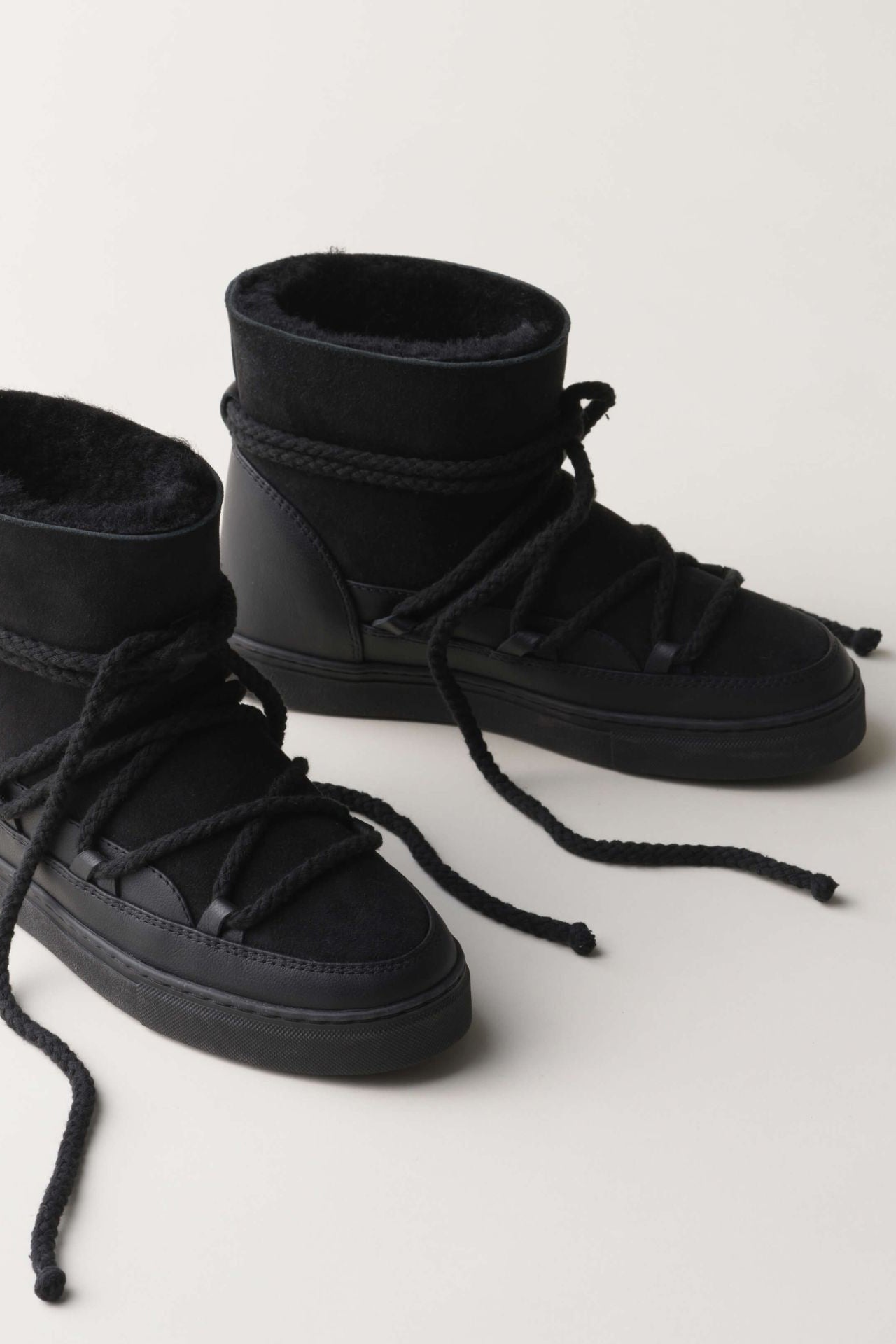 Czarne skórzane buty zimowe Classic
