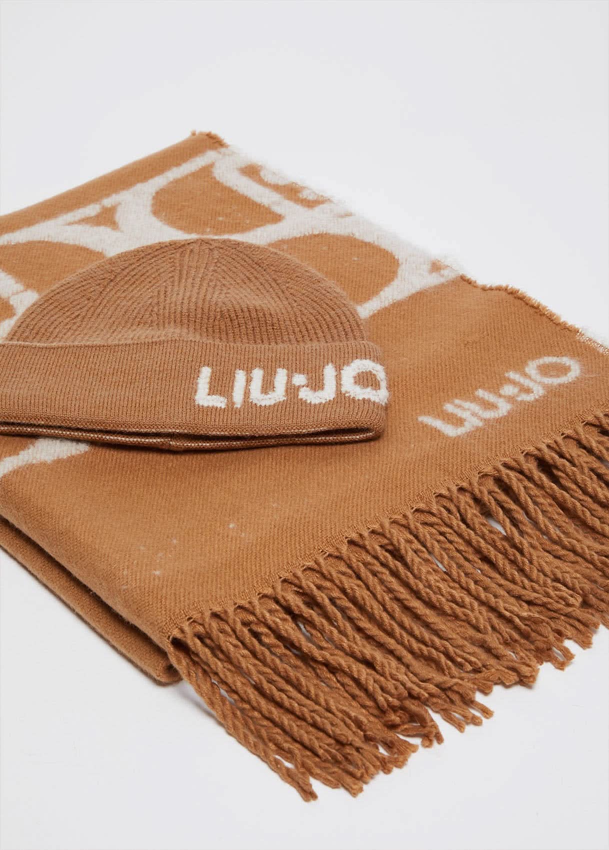 Women's hat and scarf set