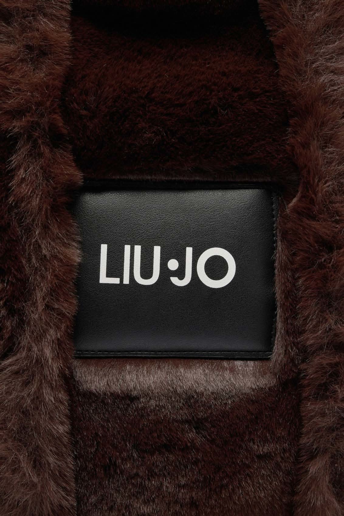 Medium brown plush bag