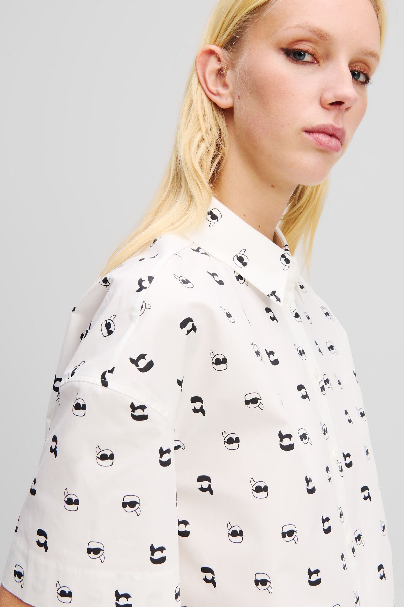 Ikon Aop Women's Cropped Shirt