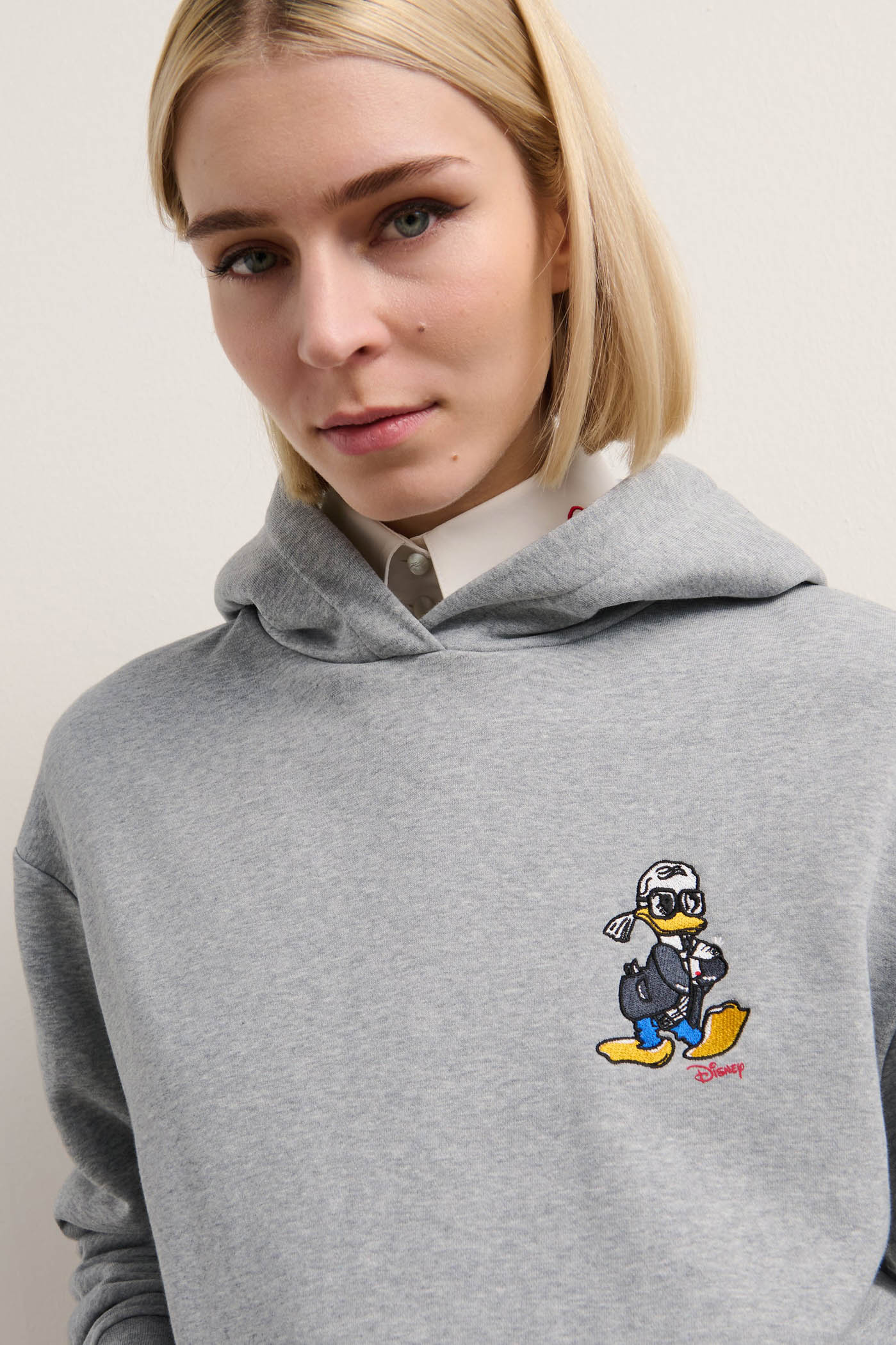 Szara bluza z kapturem Disney x KL
