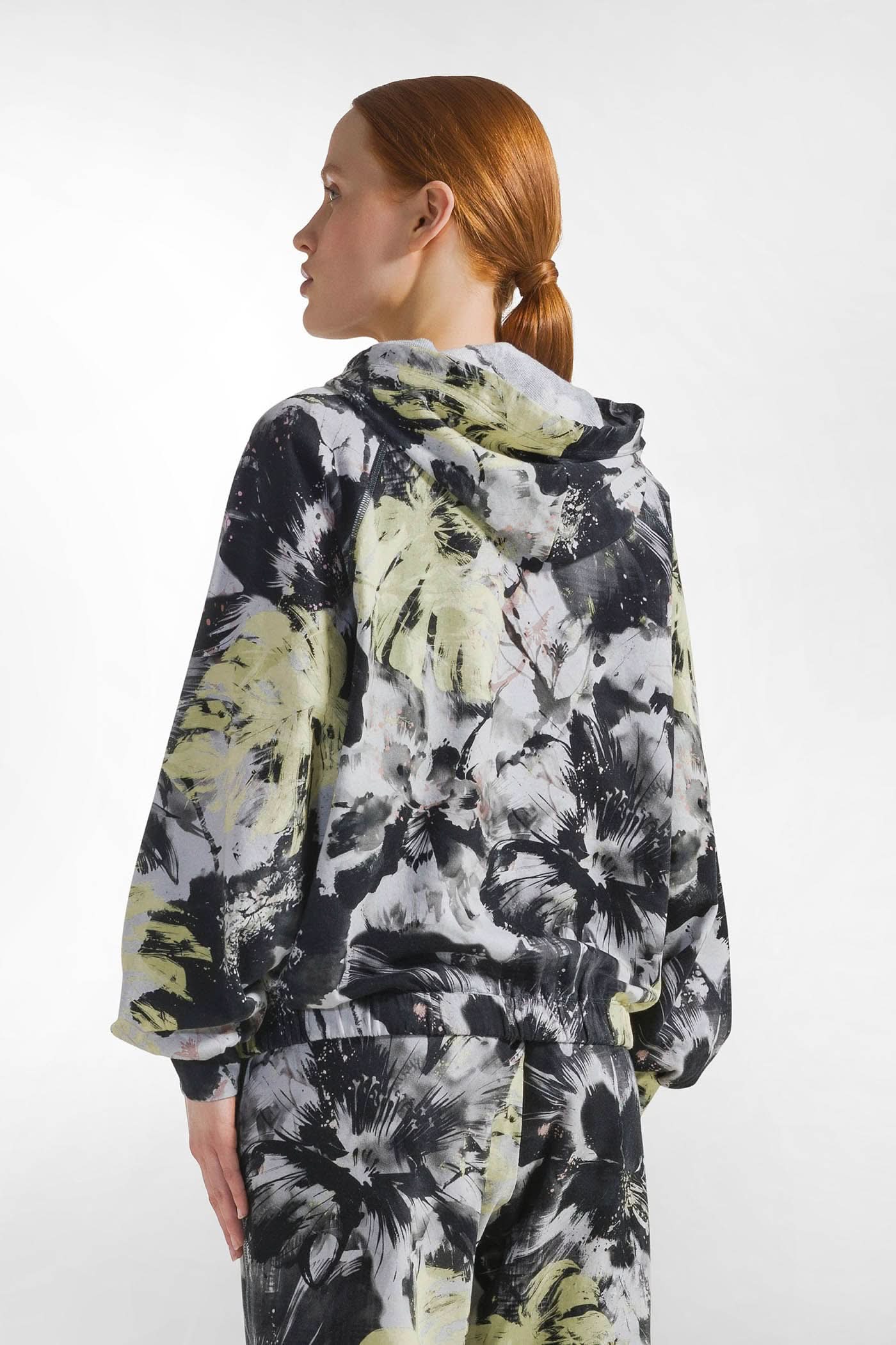 Bluza z kapturem w kwiaty