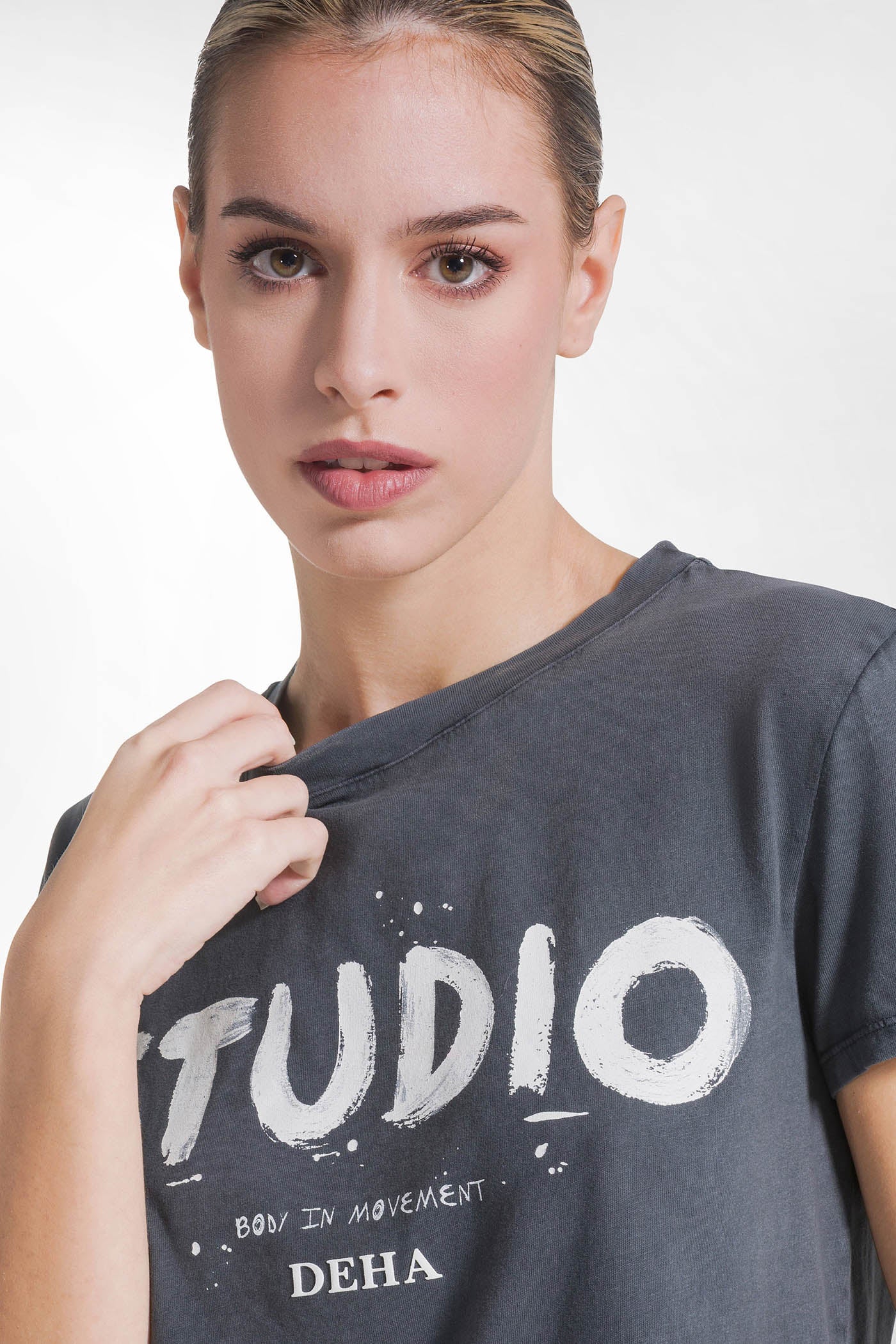 Czarny t-shirt damski