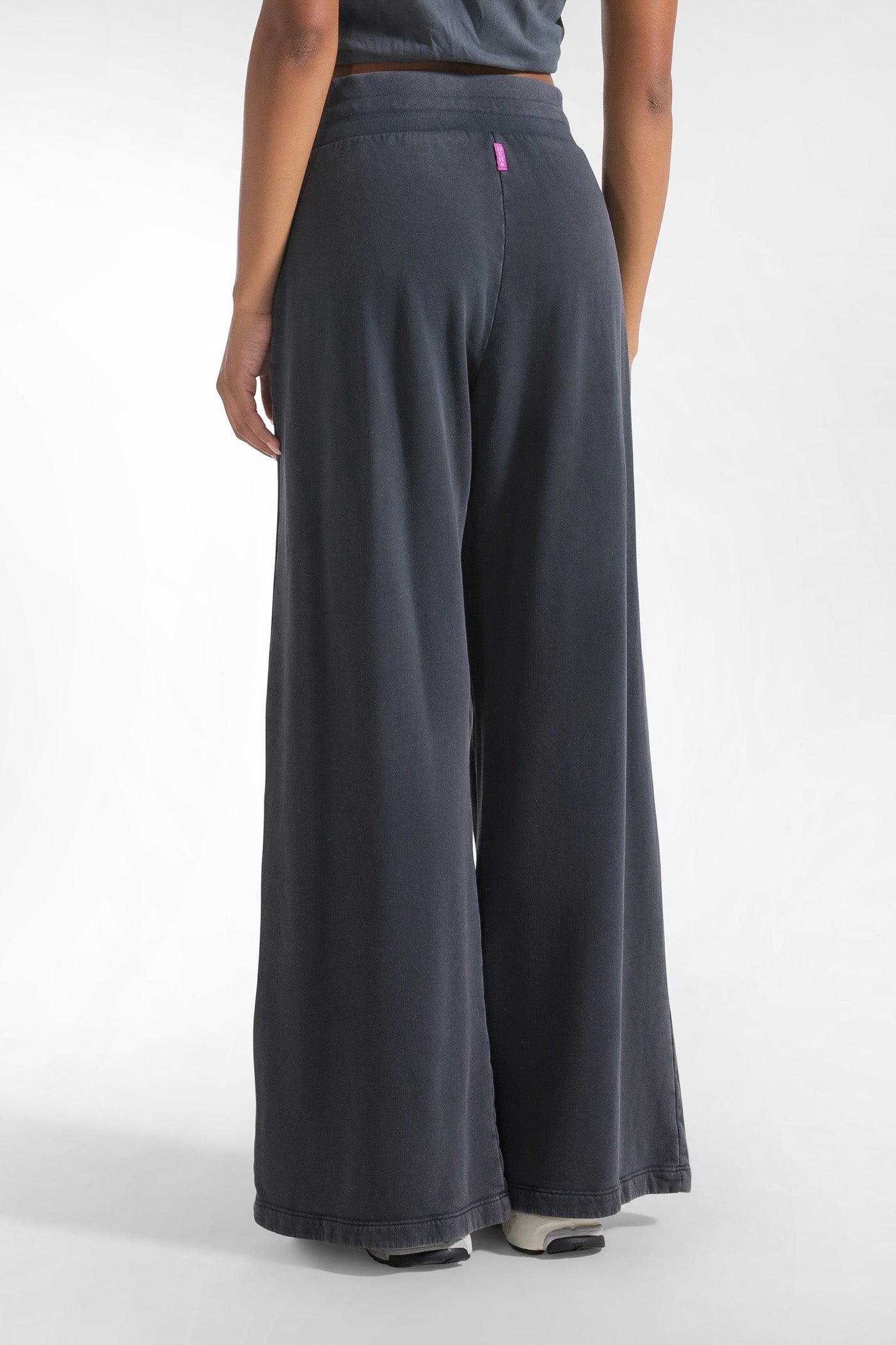 Czarne spodnie dresowe