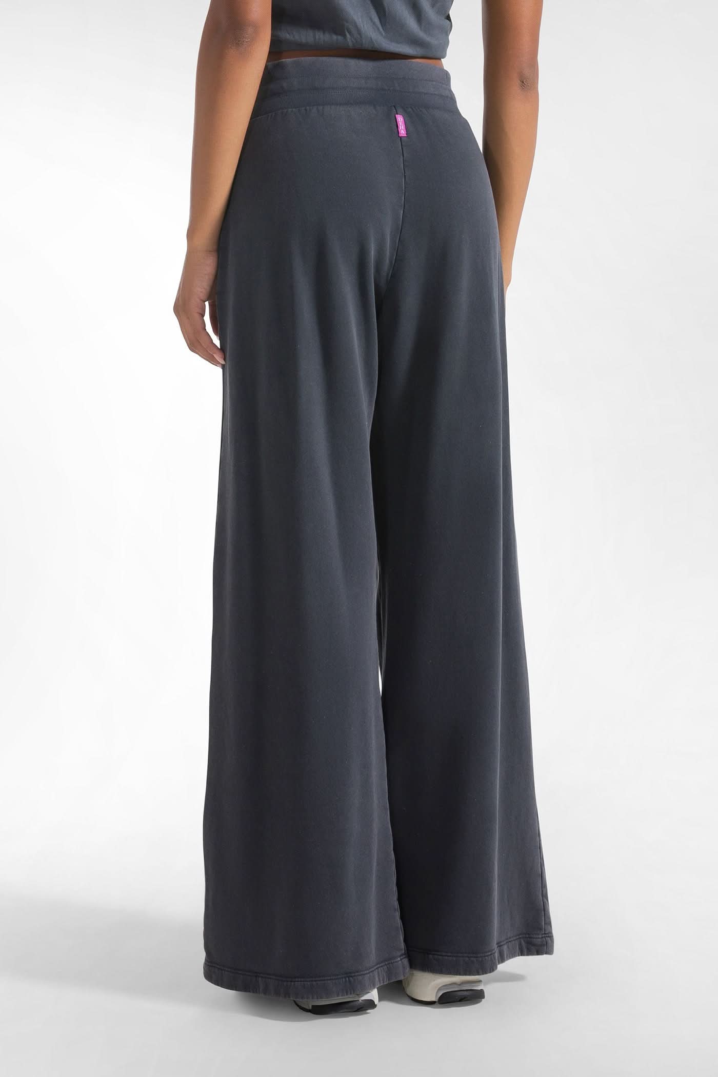 Black sweatpants