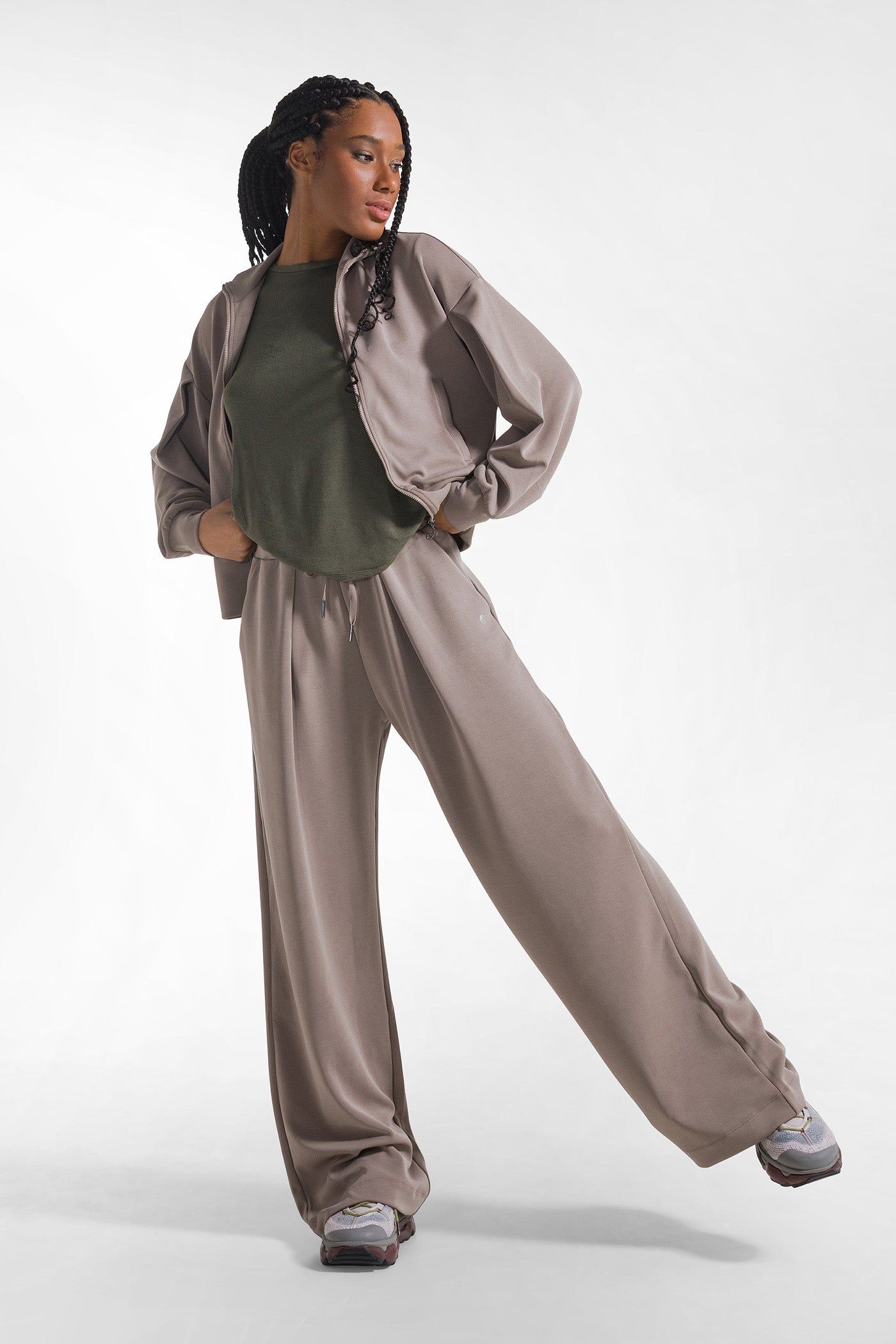 Gray-brown soft zippered sweatshirt