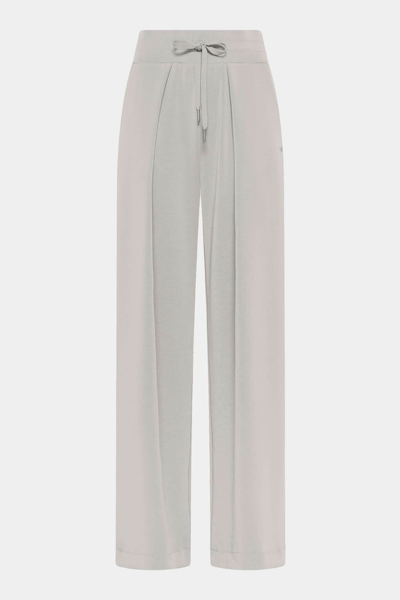 Gray soft pleated trousers
