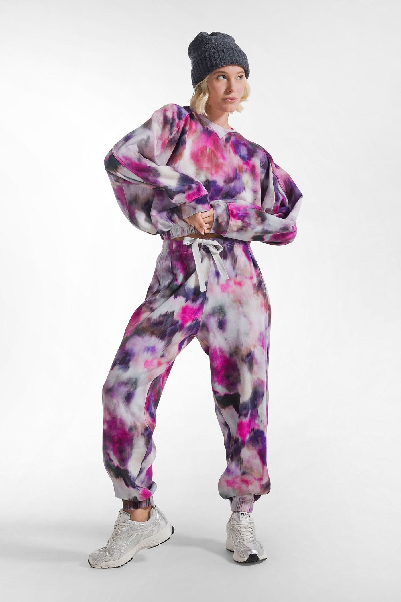 Sweatshirt with a floral print