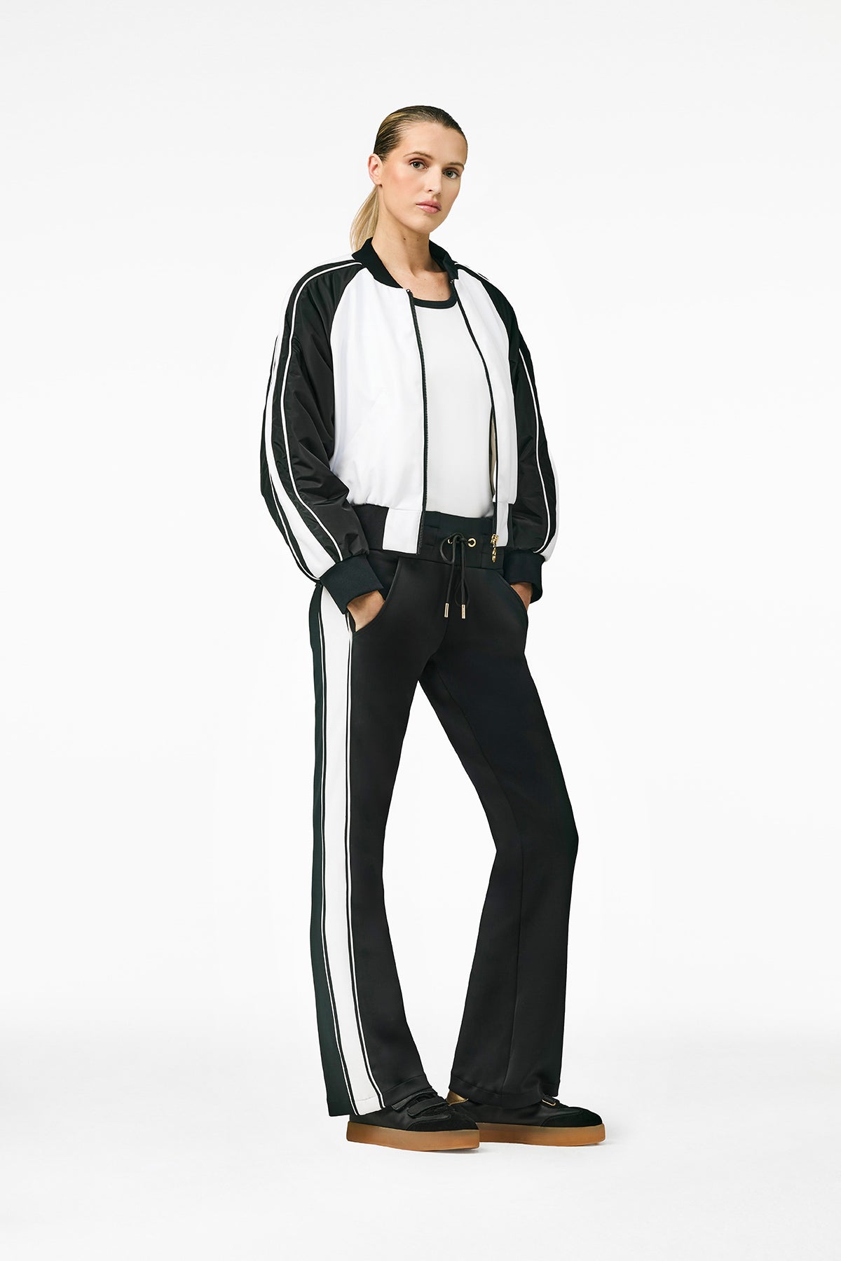 Biało czarna kurtka SUNOVA track jacket