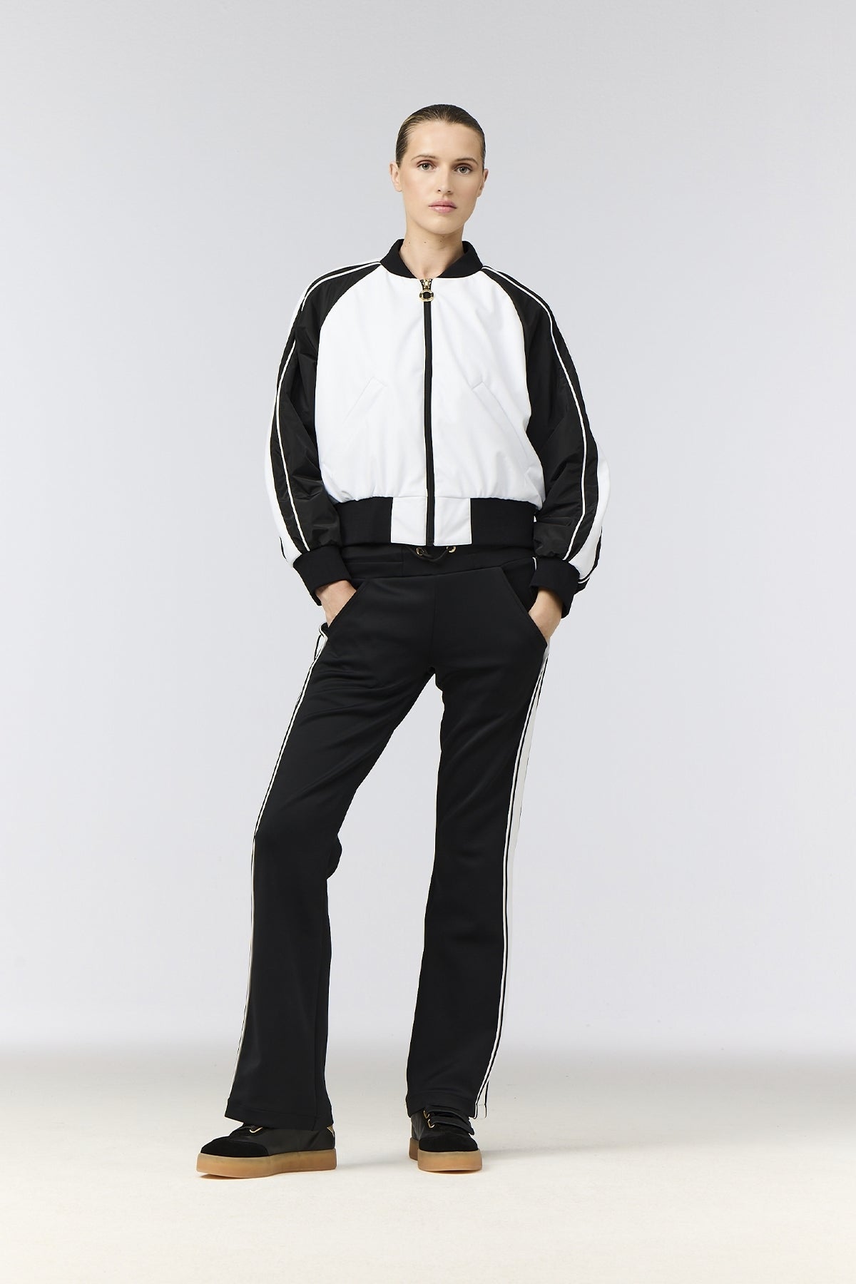 Czarne spodnie ELIO track pants