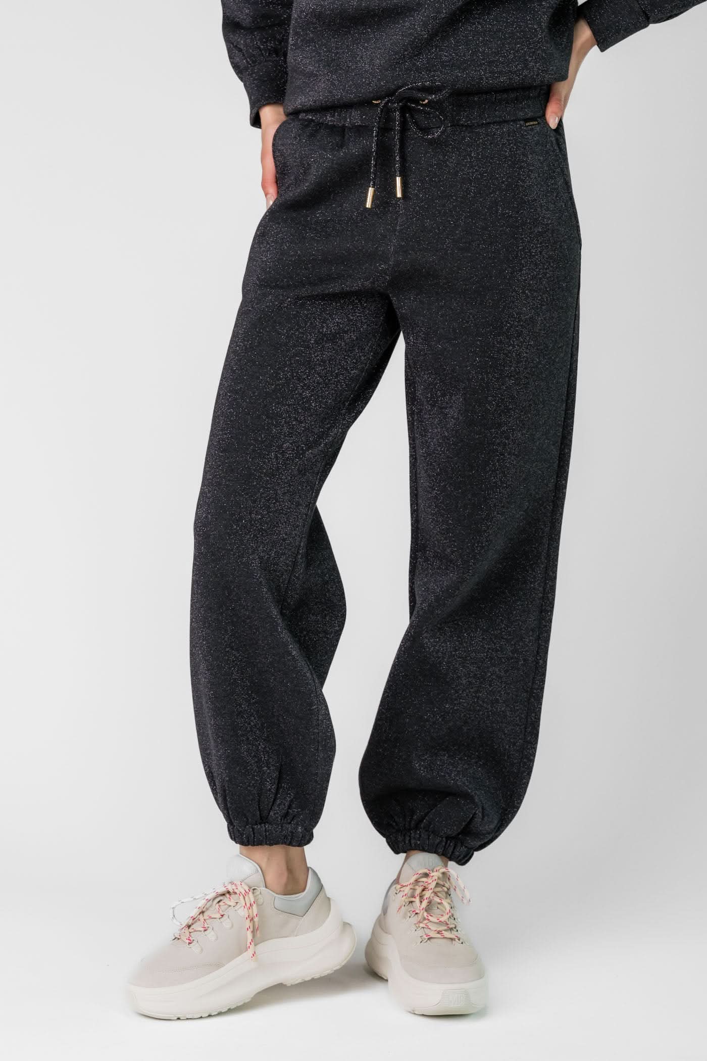 Czarne spodnie dresowe GLIMPSE sweatpant