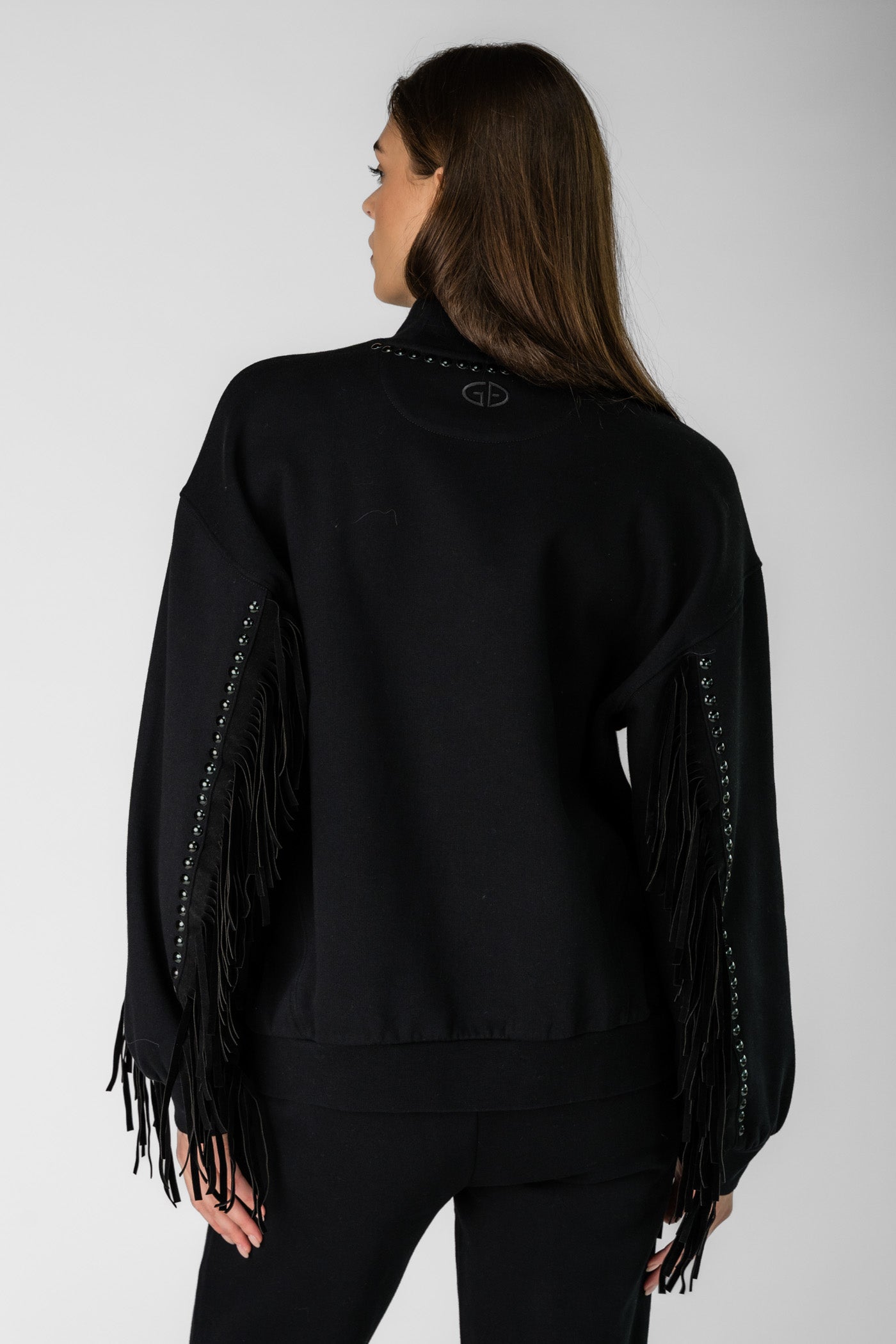 FRENZY crew neck sweater in black with fringes