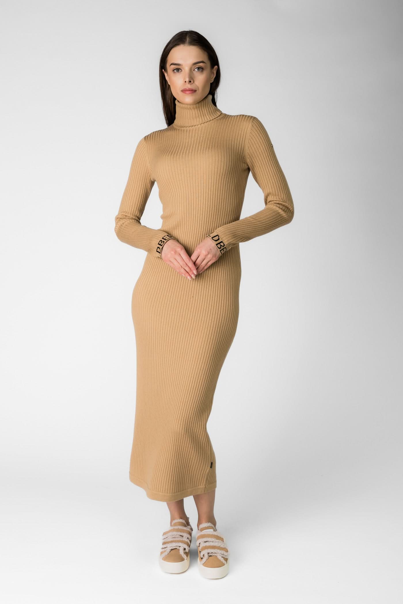 Karmelowa sukienka damska MIREILLE long sleeve knit dress
