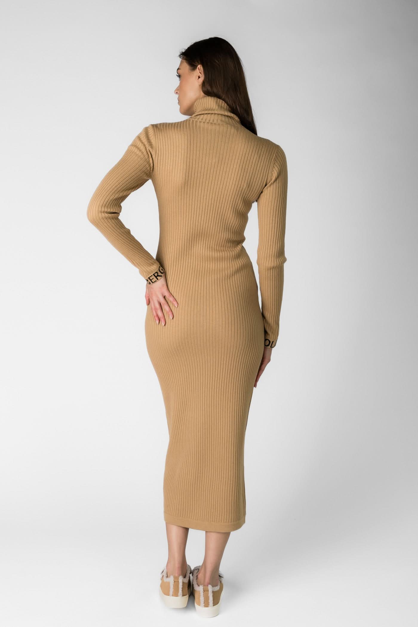 Karmelowa sukienka damska MIREILLE long sleeve knit dress