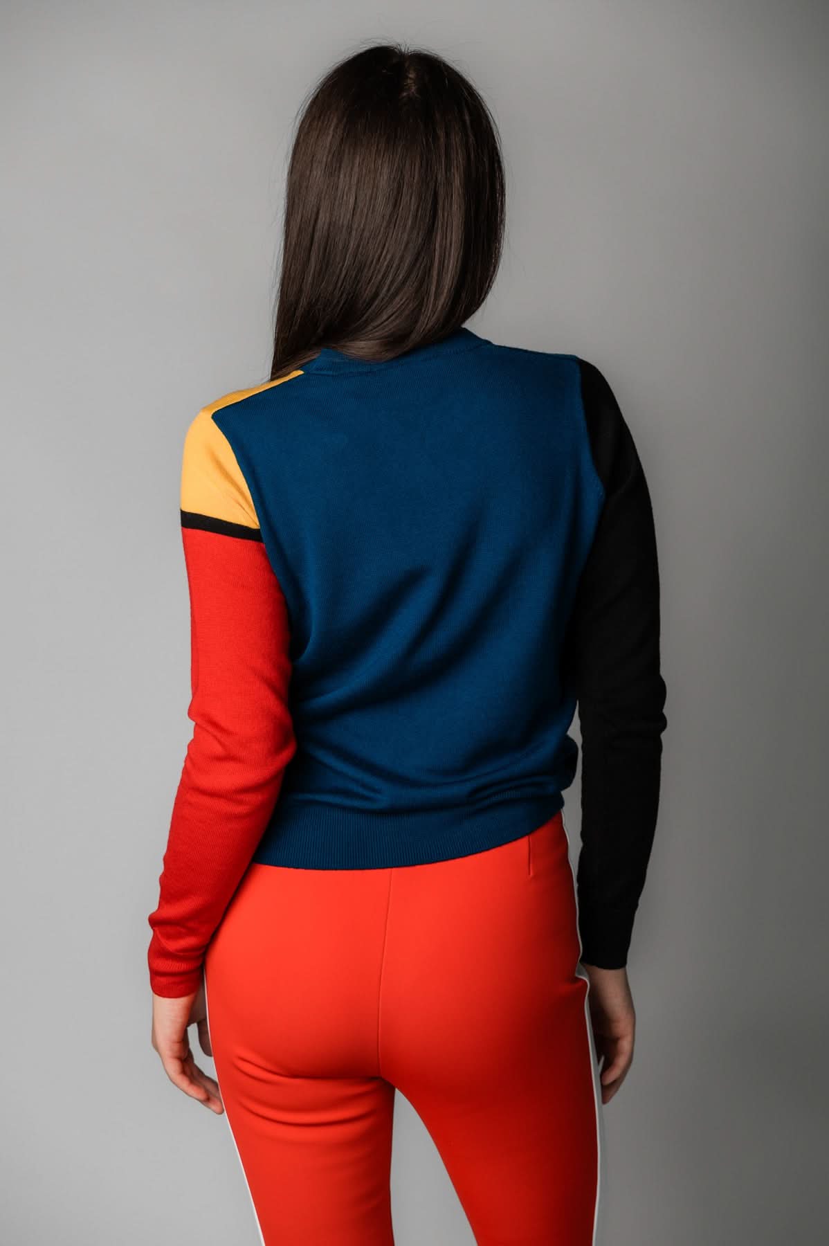 Sweter W Colorblock Round Neck