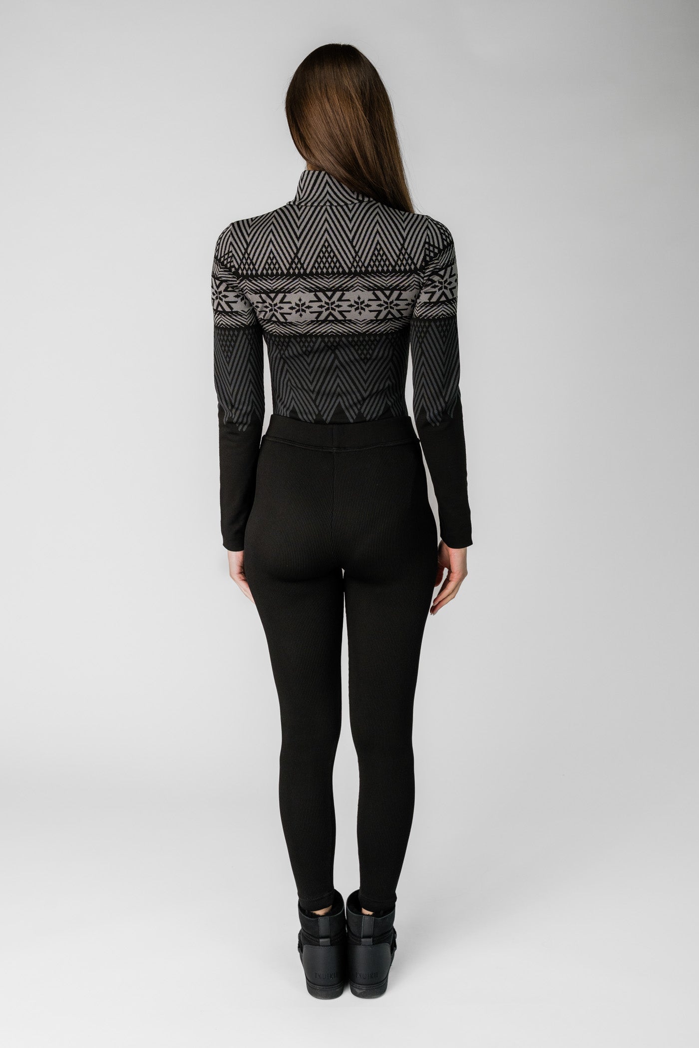 Czarne body z golfem 1/2 zip Aspen