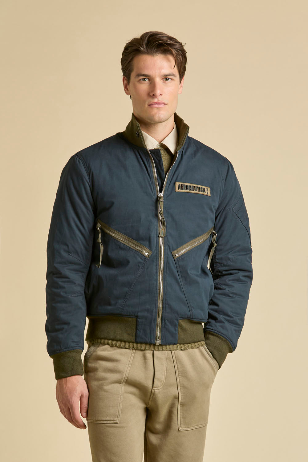 Granatowa kurtka militarna bomber