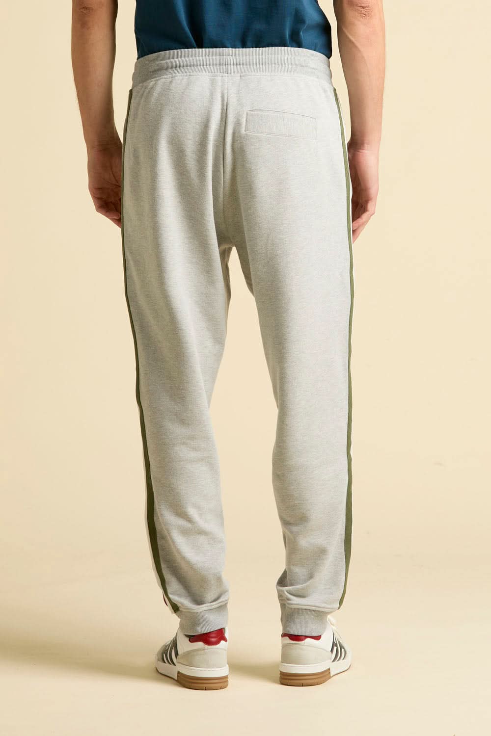 Comfort trousers with tri-color tape