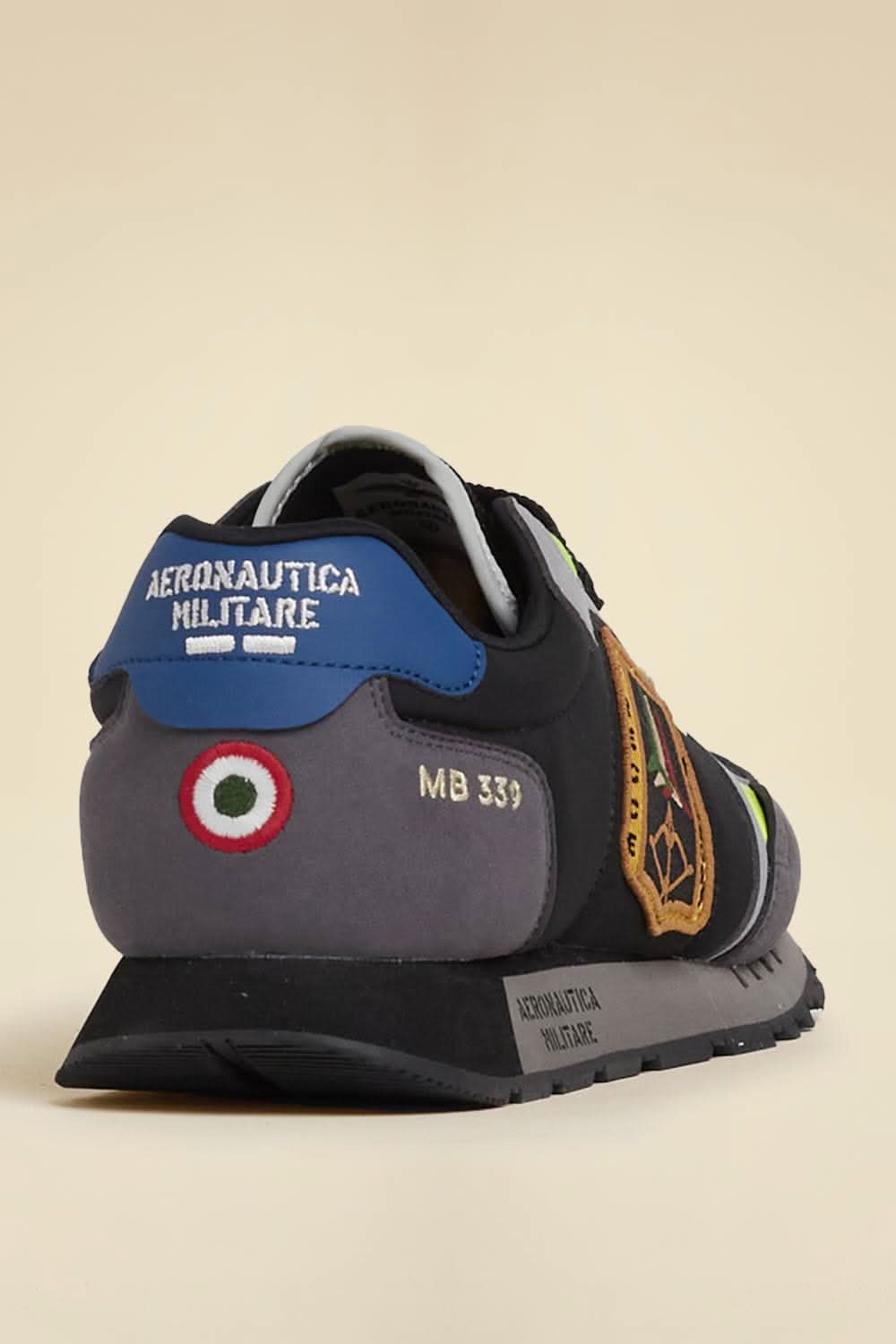 Frecce Tricolori sports shoes black and gray