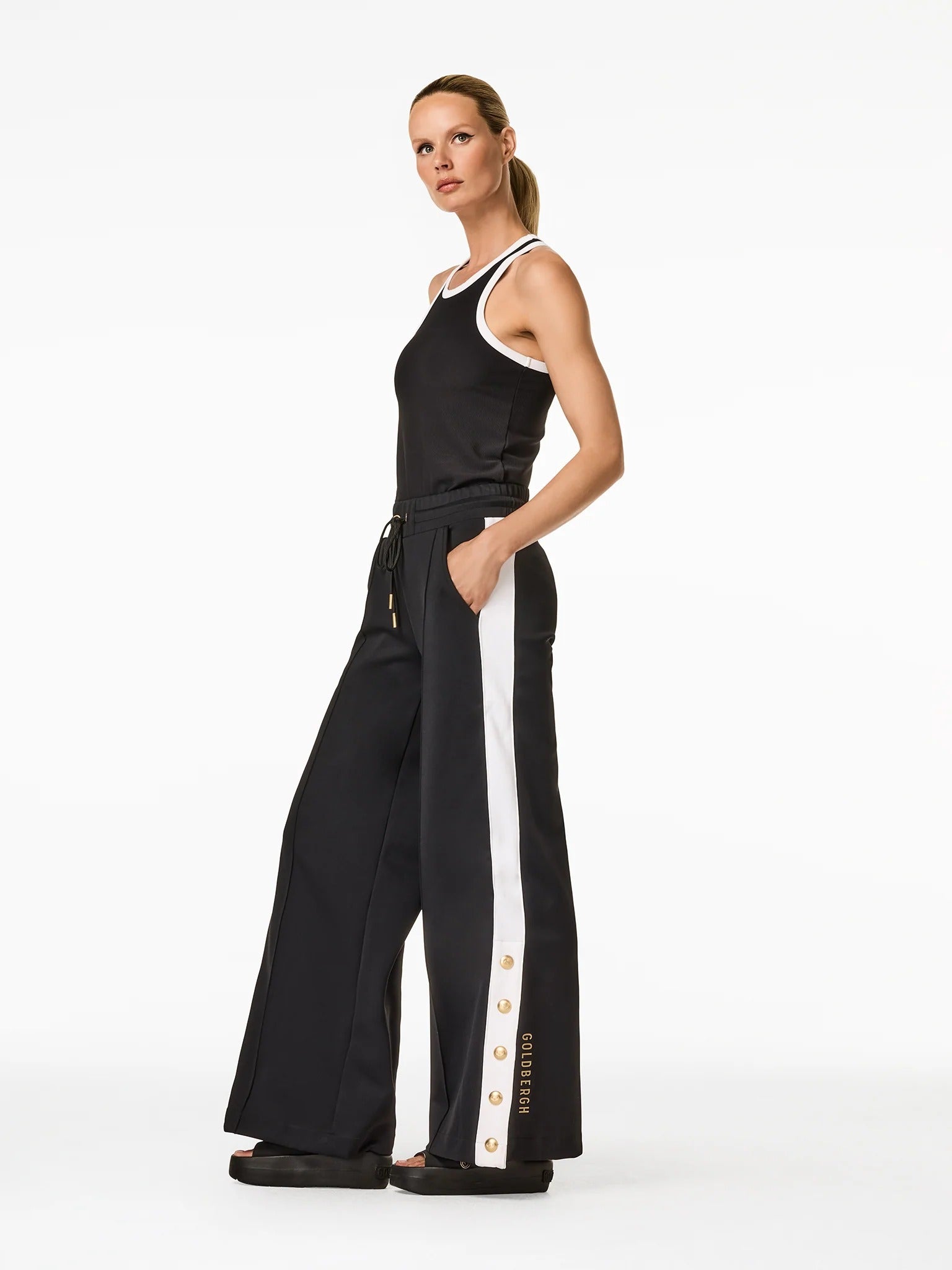 Czarne spodnie GRIMAUD track pants