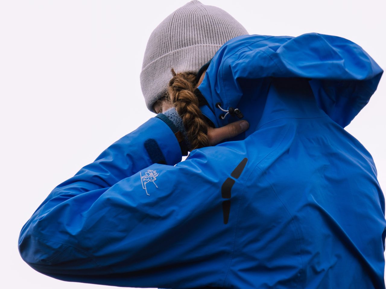 Jak prać kurtkę membranową i odzyskać jej wodoodporność?