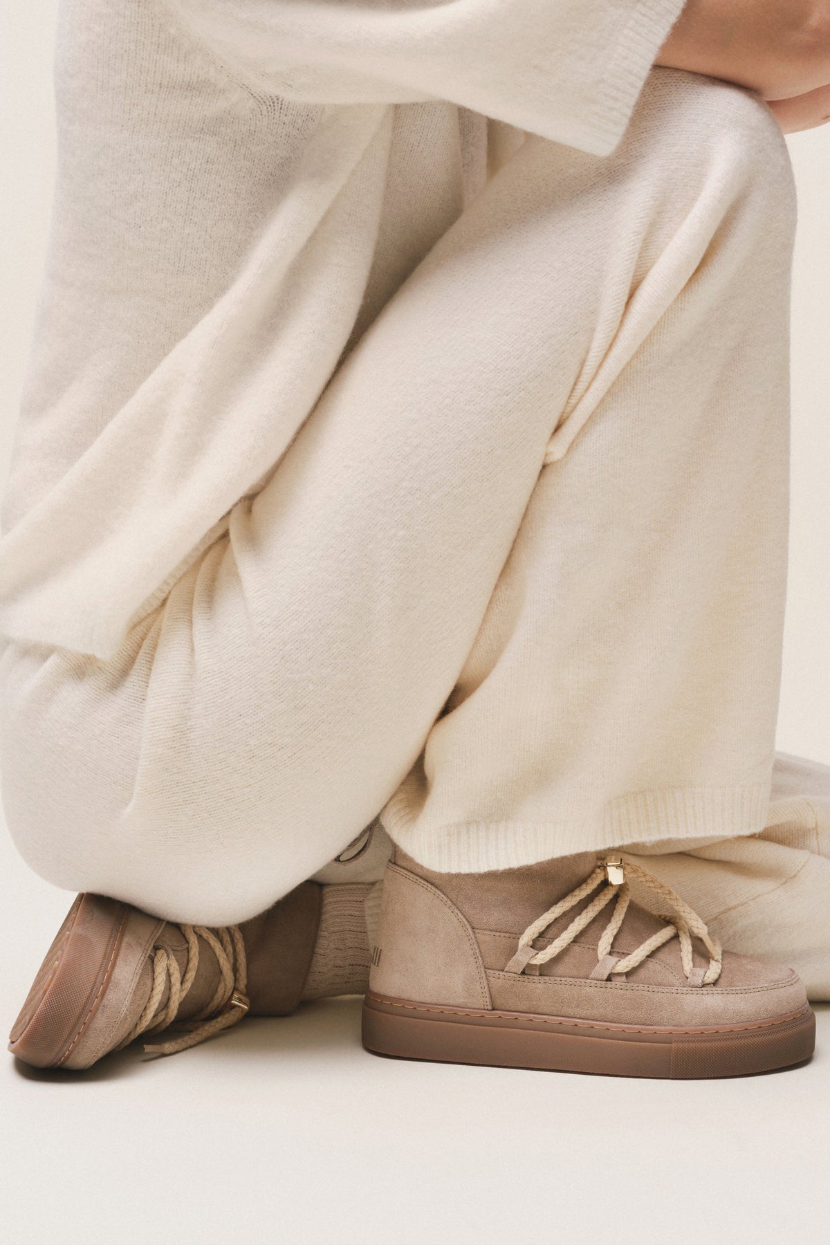 Beżowe buty zimowe CLASSIC LOW
