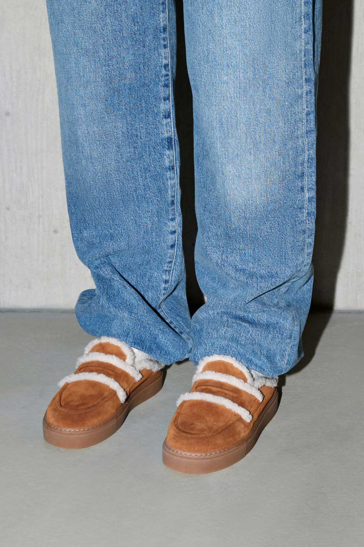 Brązowe skórzane klapki zimowe Mule Wool Sand