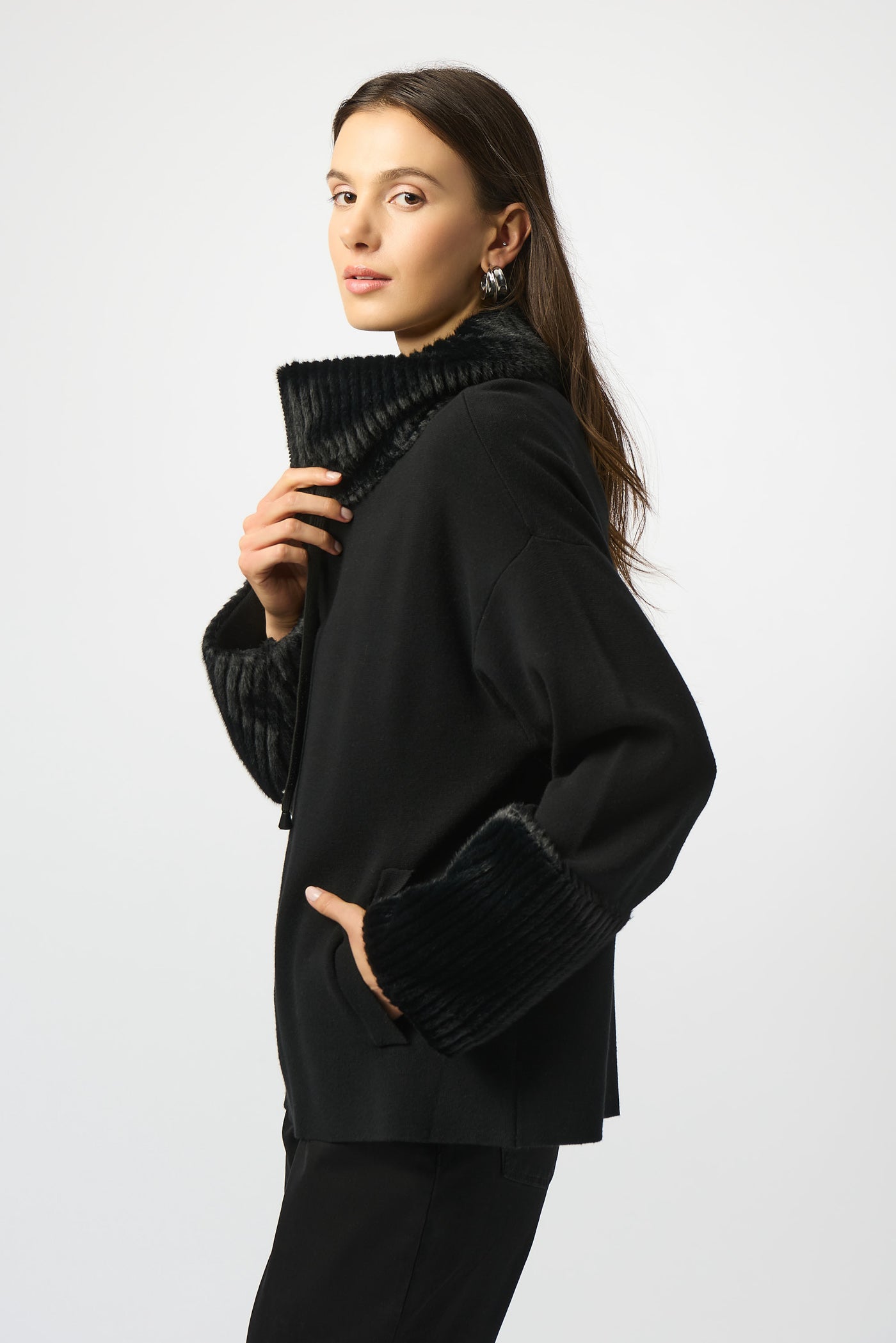 Czarny sweter rozpinany