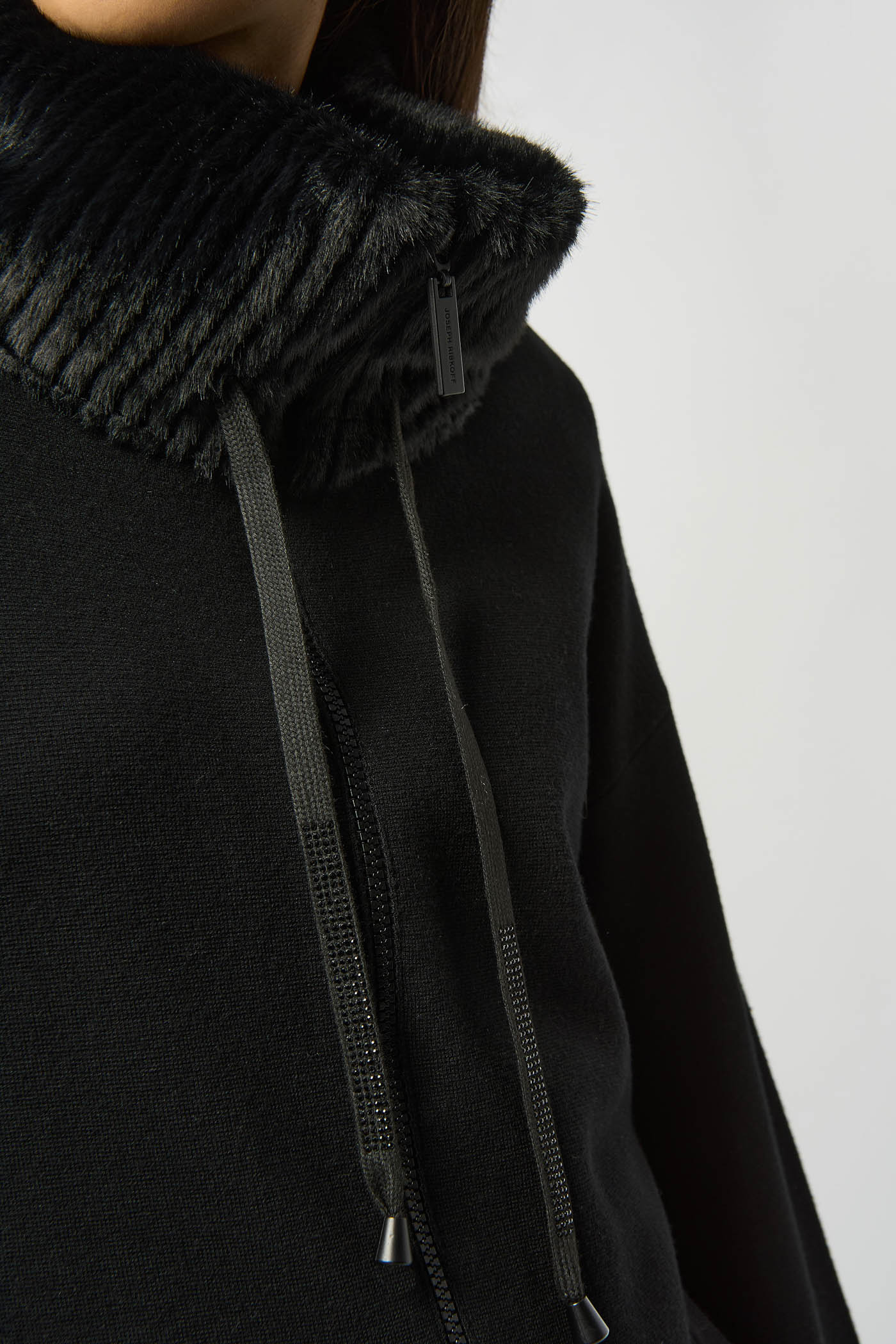 Czarny sweter rozpinany