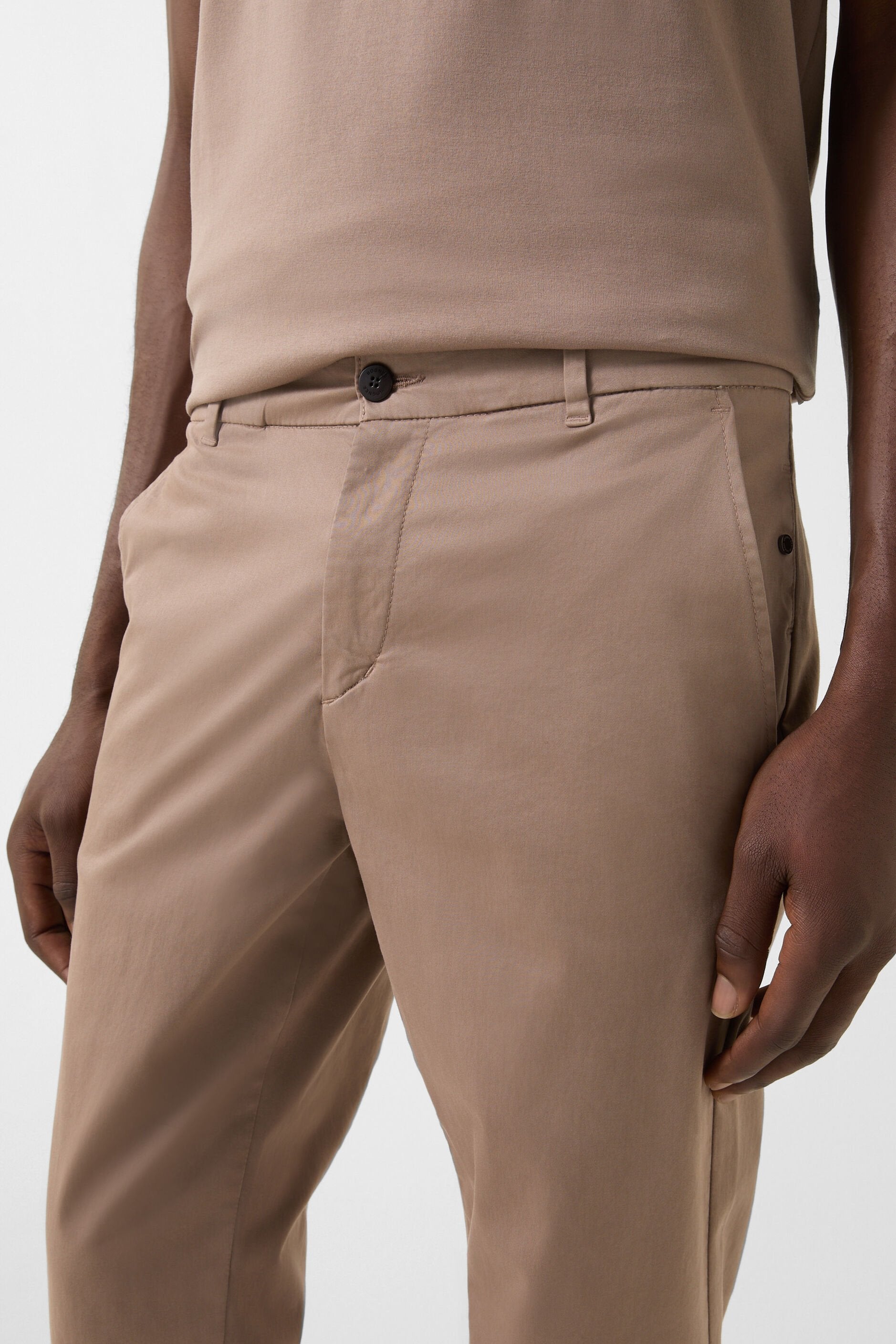 Brązowe chinosy RILEY-G6