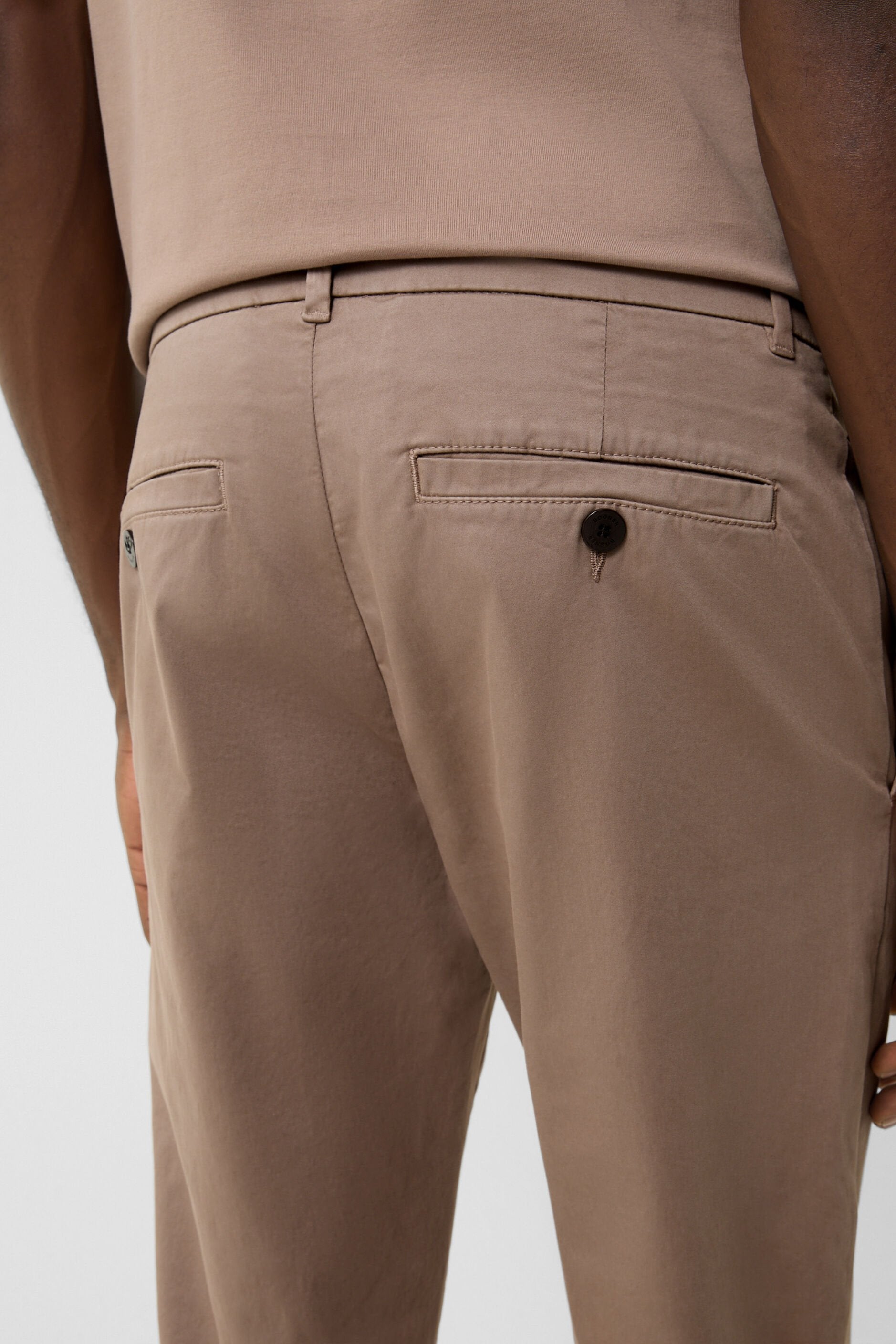 Brązowe chinosy RILEY-G6