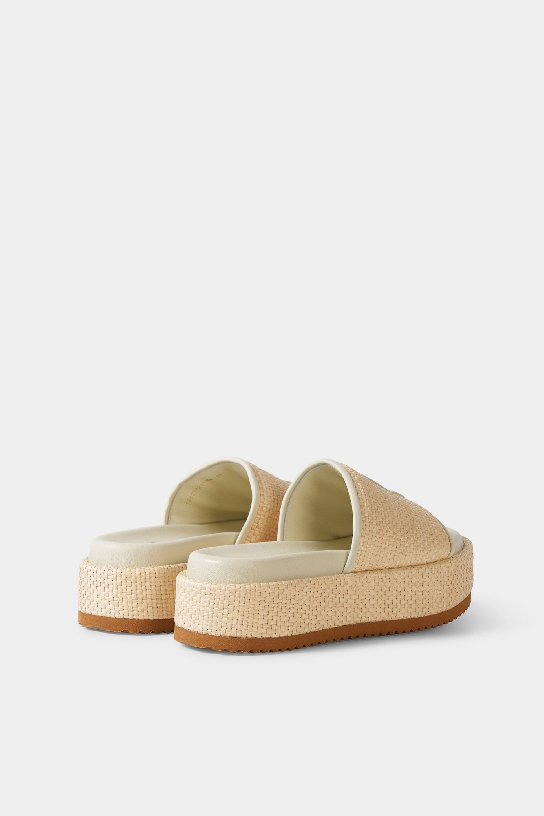 Beżowe klapki damskie SORRENTO 4