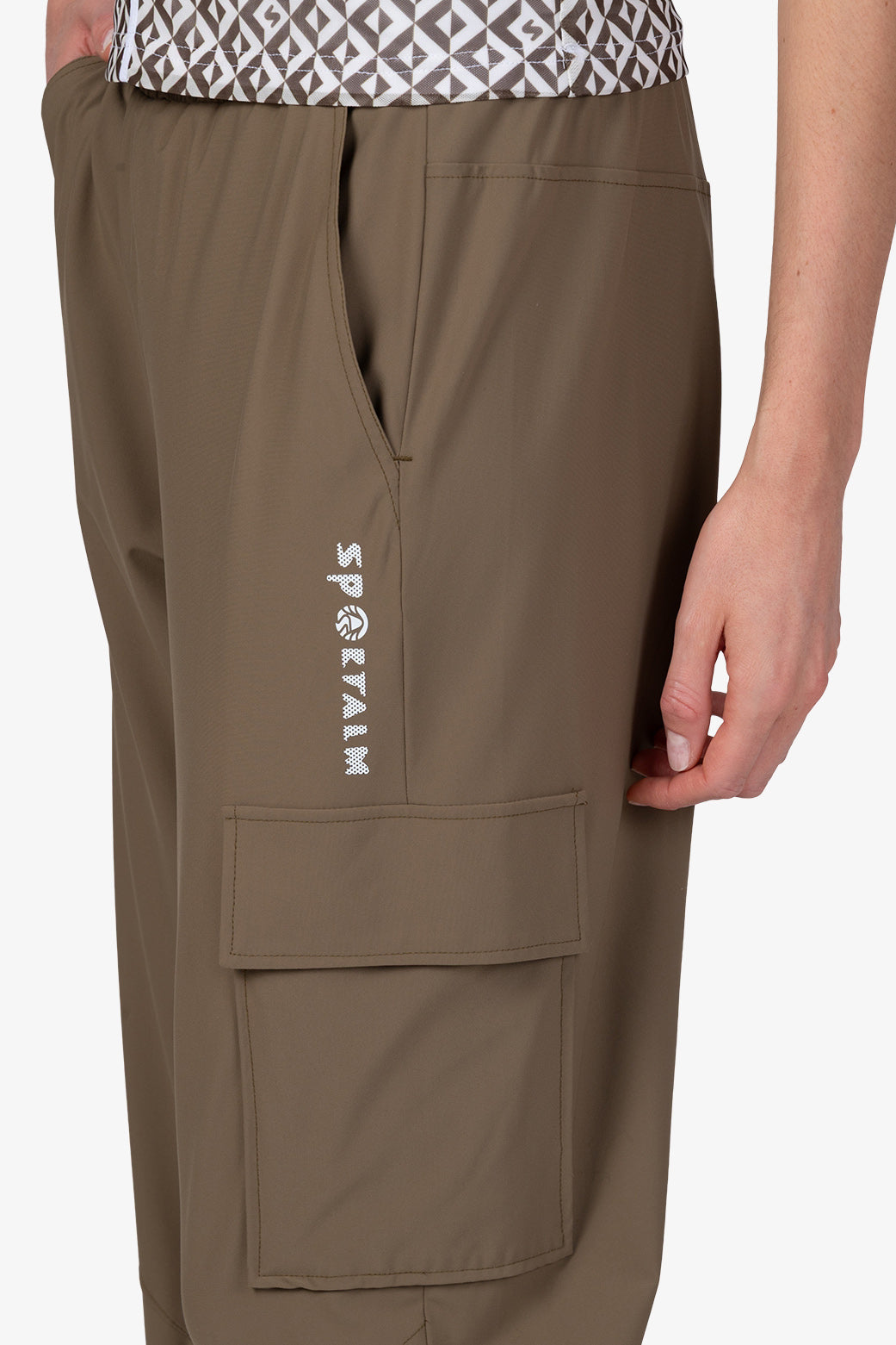 Brązowe spodnie cargo z jerseyu Syra