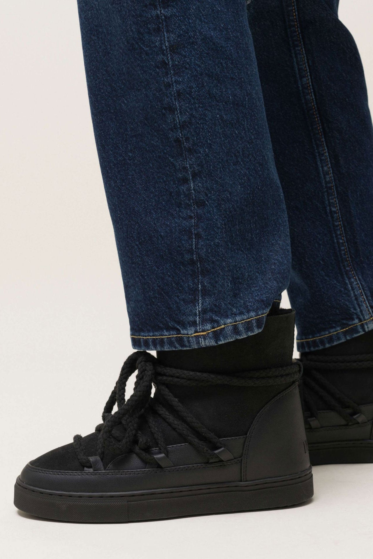 Czarne skórzane buty zimowe Classic