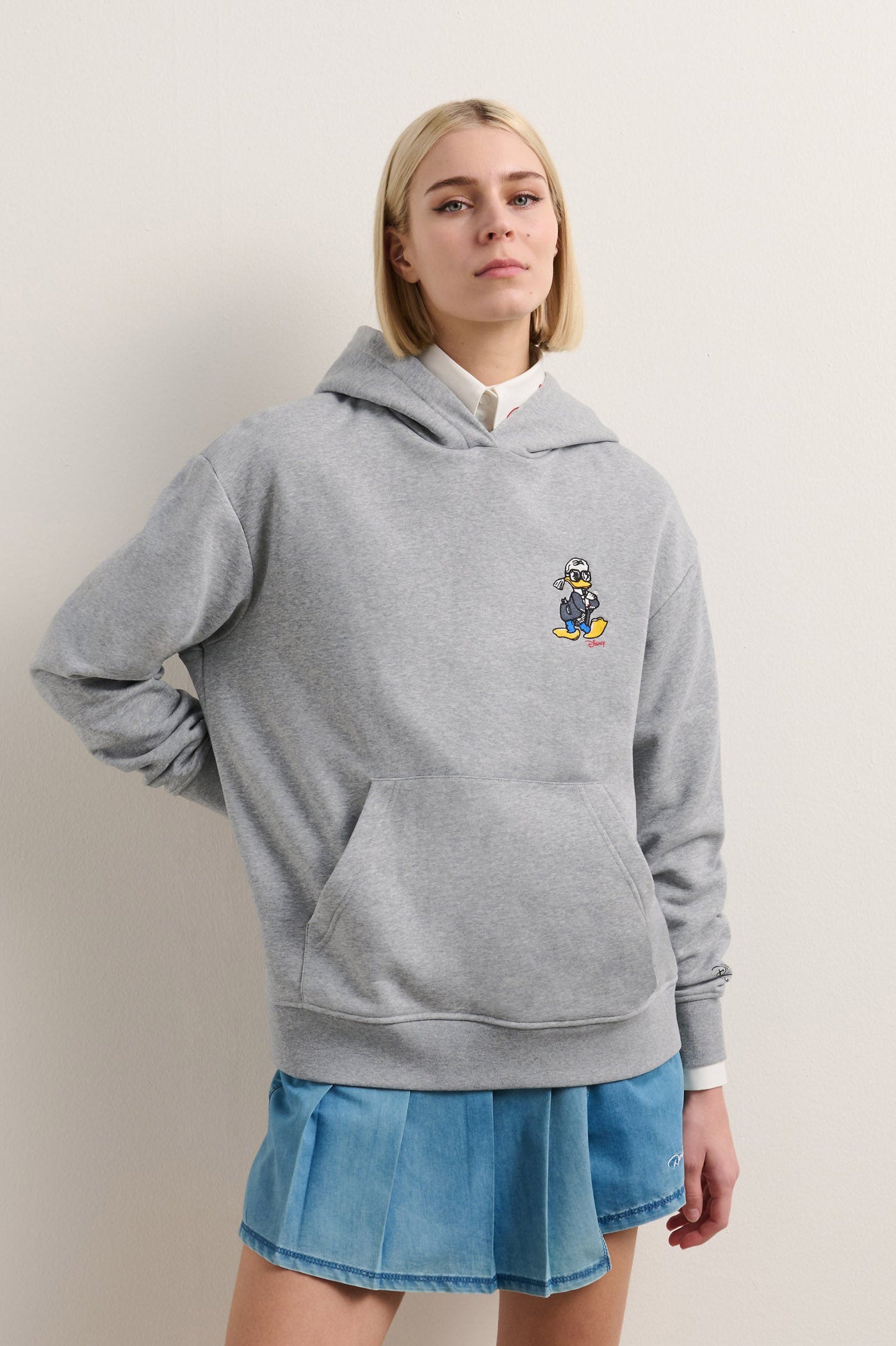 Szara bluza z kapturem Disney x KL