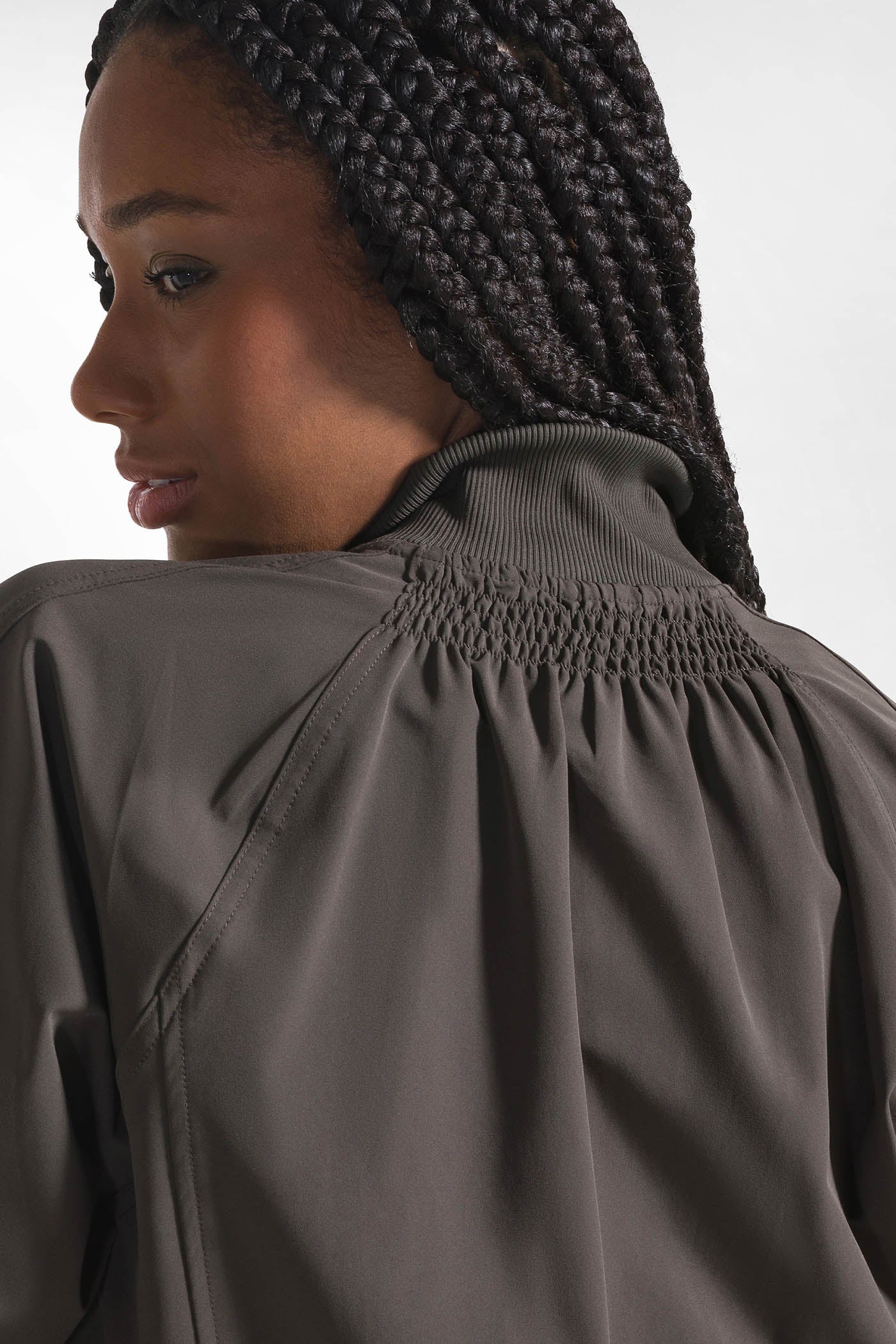 Brązowa kurtka techniczna na zamek