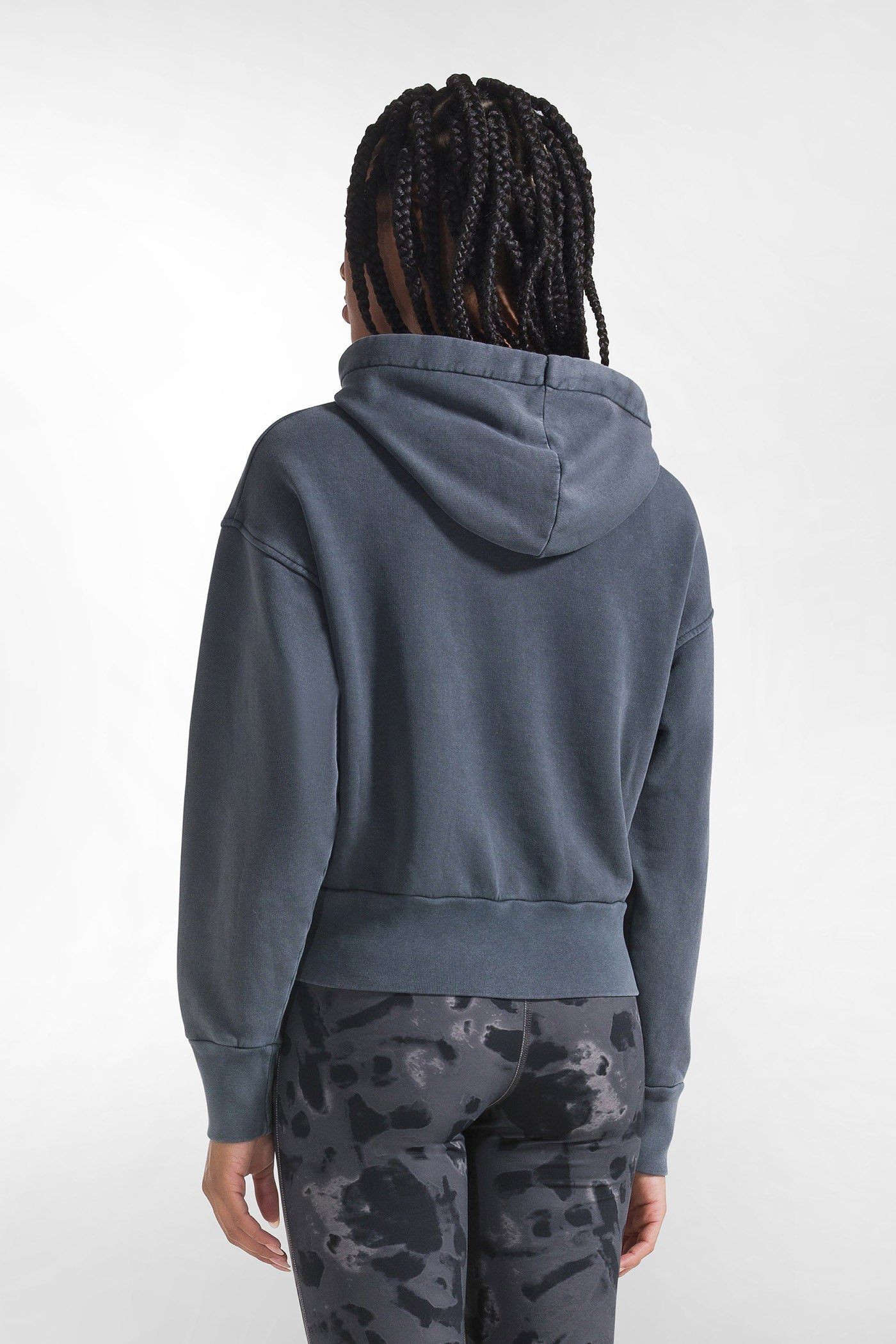 Czarna bluza damska na zamek