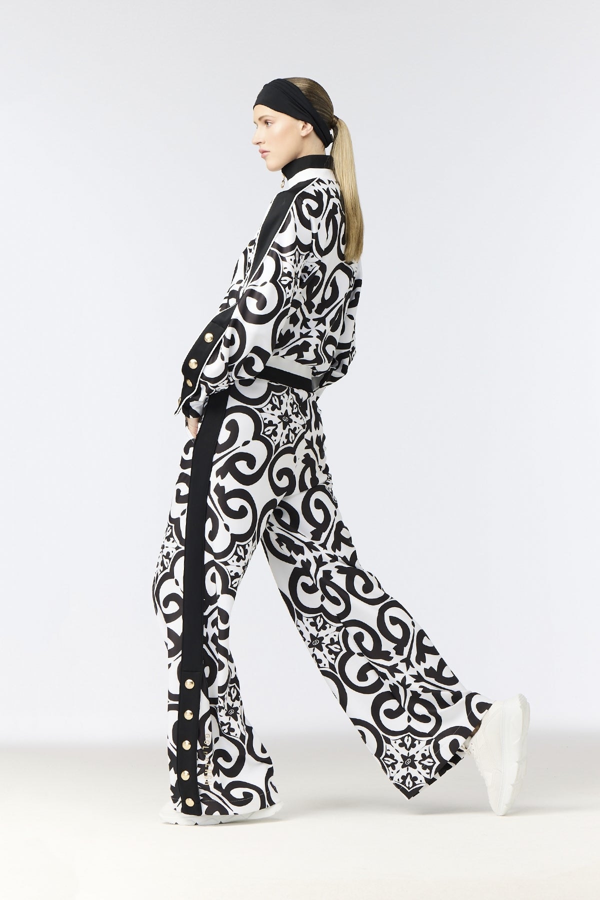 Czarna opaska COVE headband