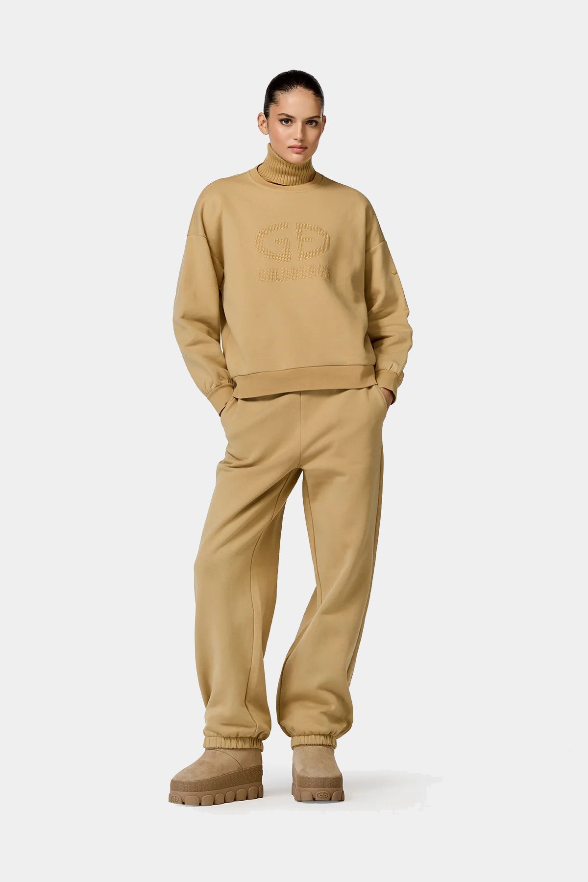 Beżowe spodnie dresowe DELFINA sweatpant