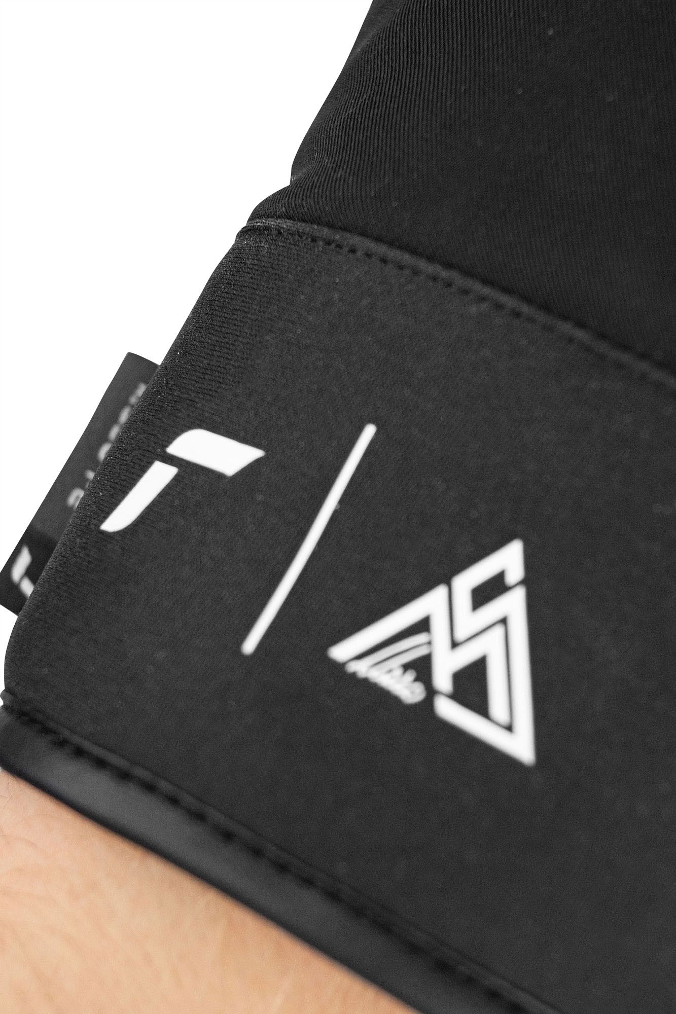 Marco Schwarz men's ski gloves