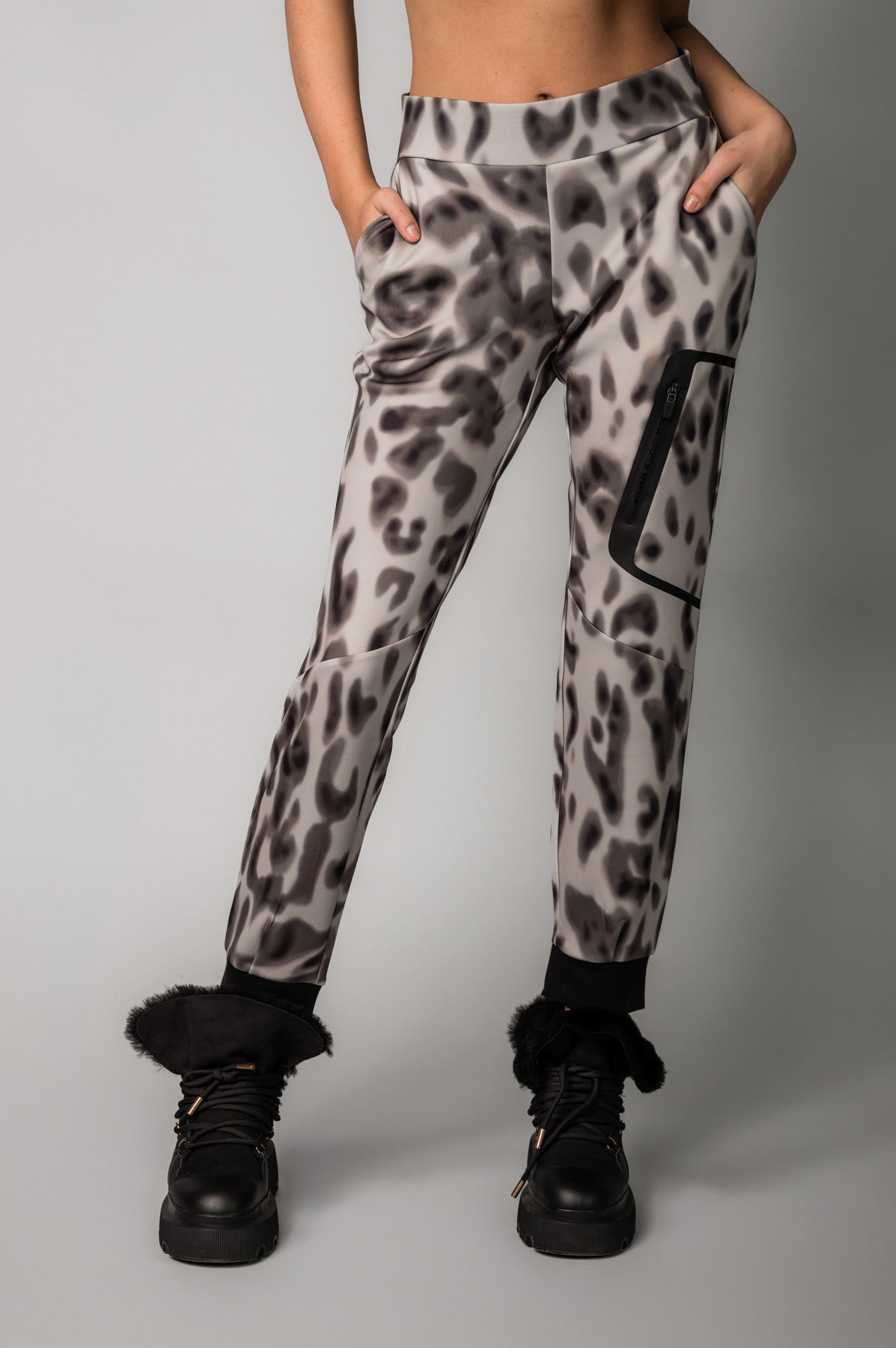 Oldy Women's Sweatpants