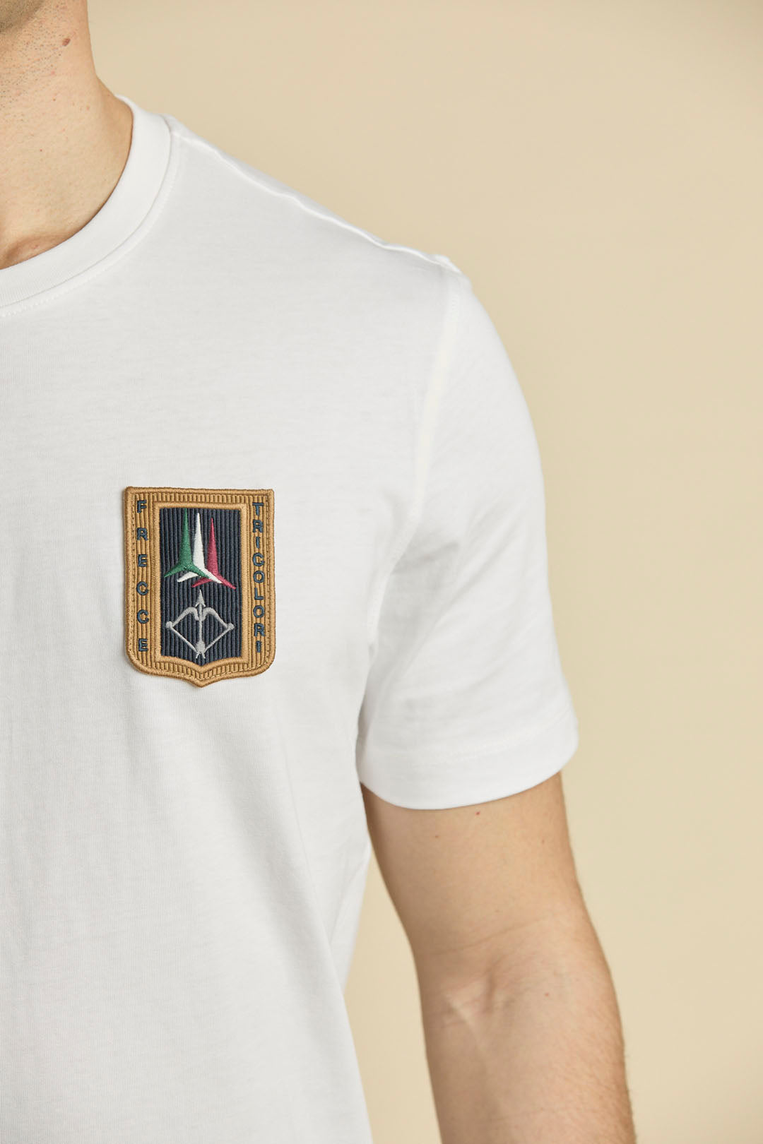 Biały T-shirt z naszywkami Frecce Tricolori – męski