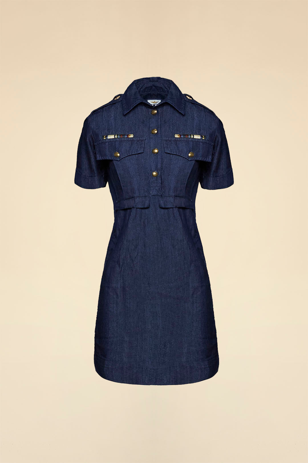 Sukienka z lekkiego chambrayu – styl utility