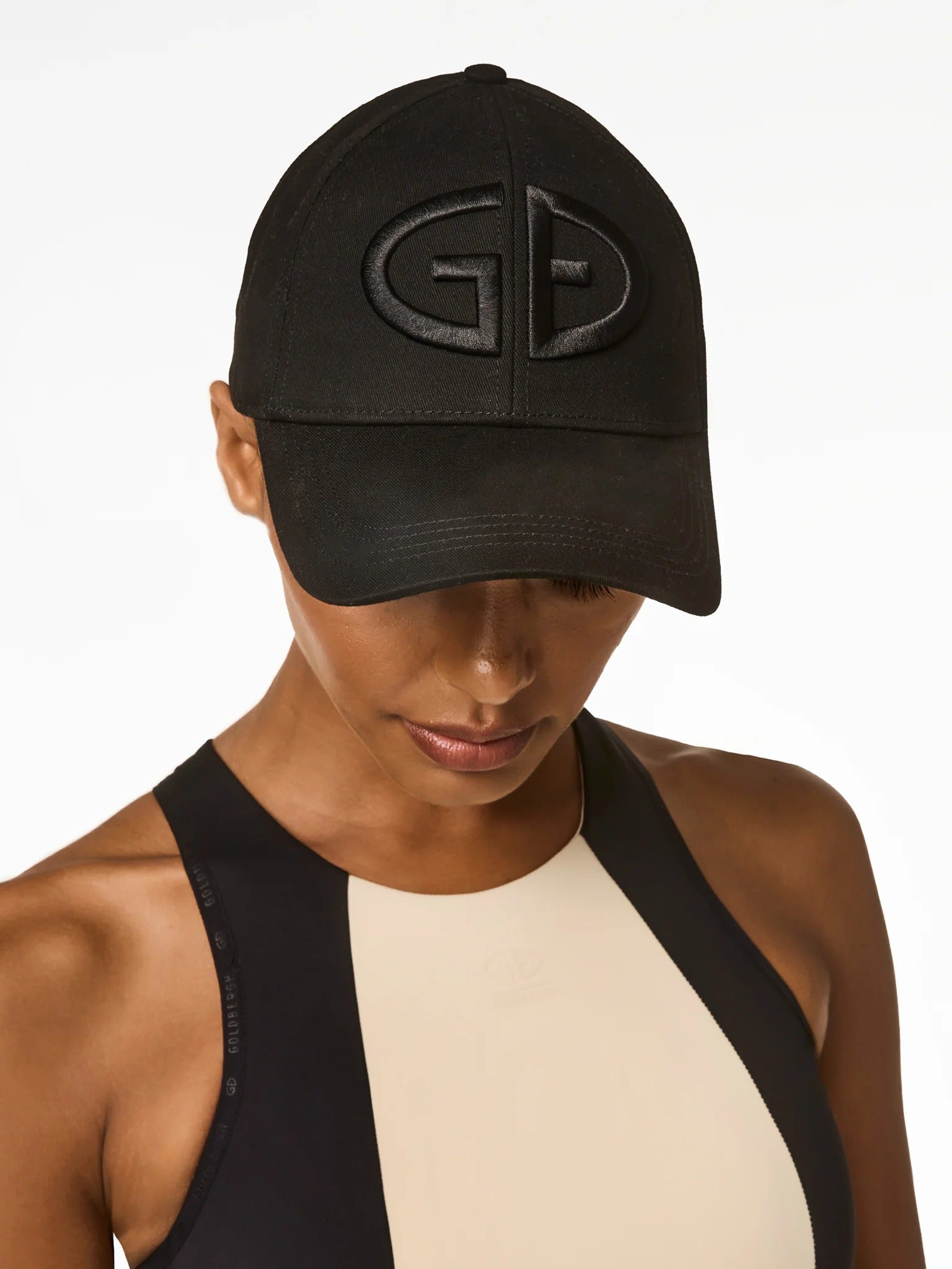 Czarna czapka z daszkiem VALENCIA